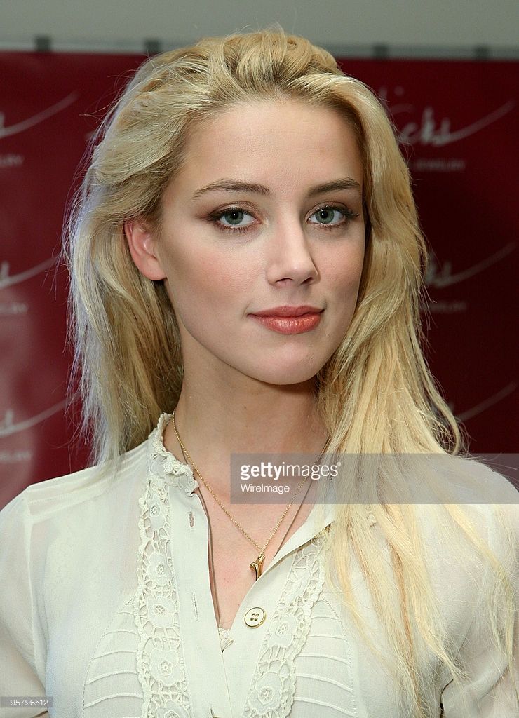 Blonde Actress Amber Heard Wallpapers