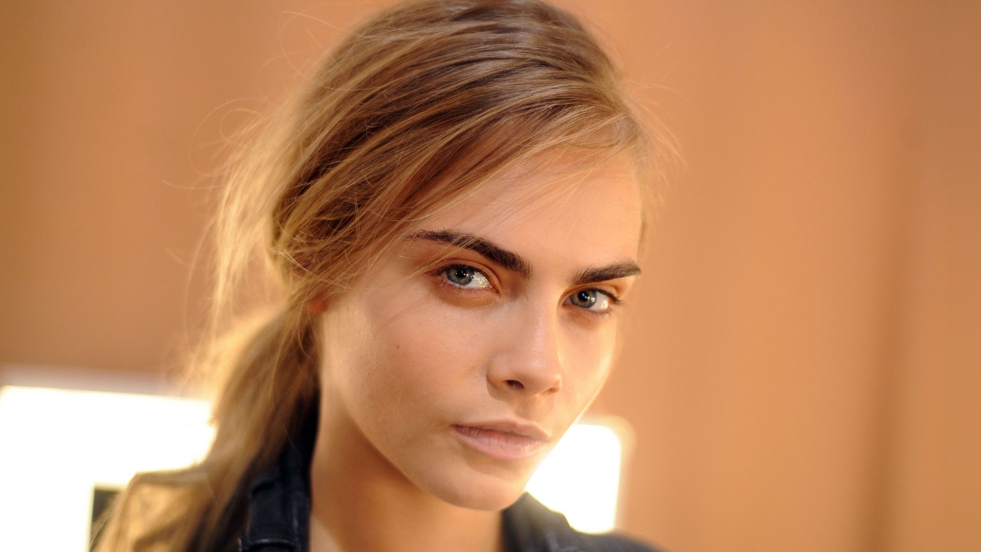 Blonde Cara Delevingne Wallpapers