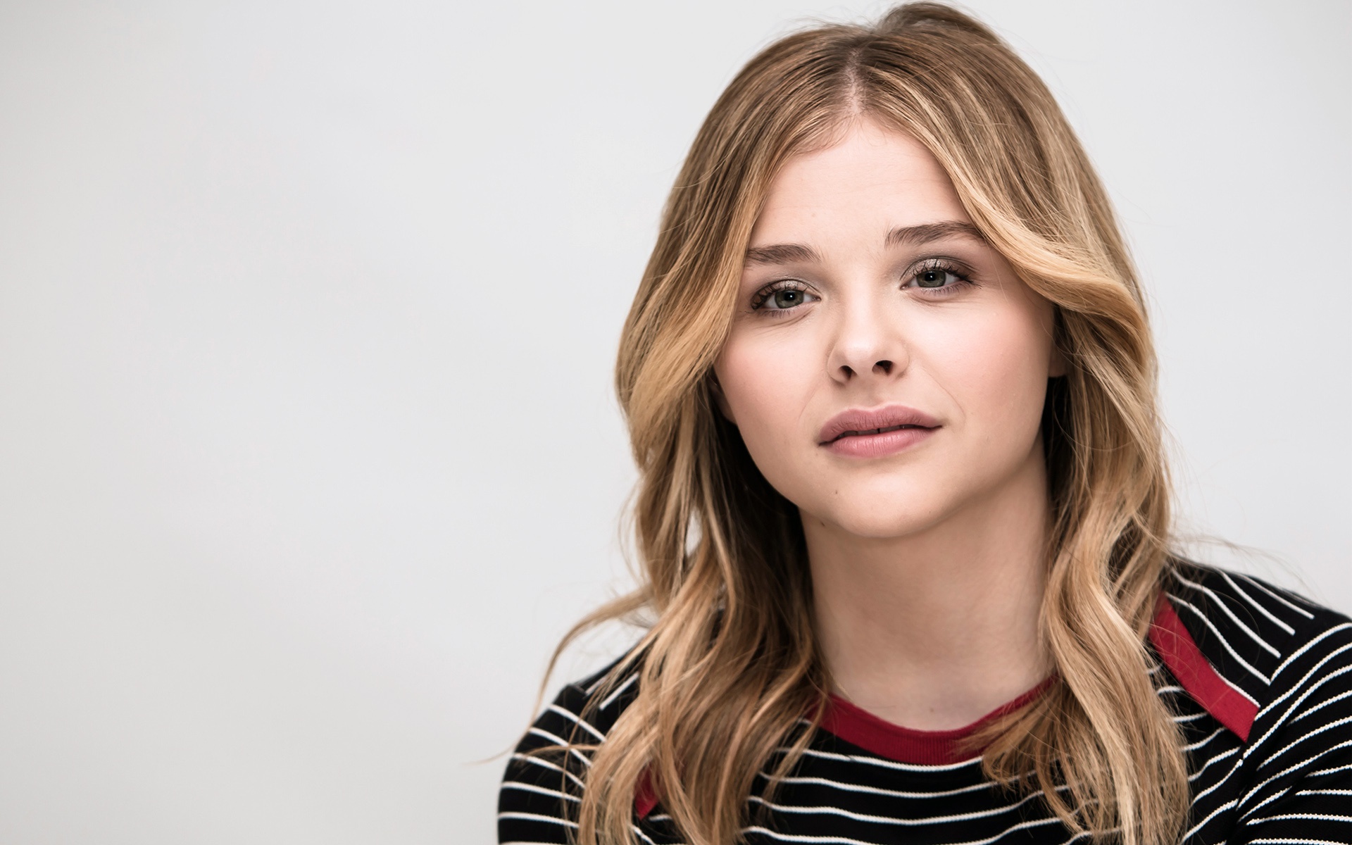 Blonde Chloe Grace Moretz Wallpapers