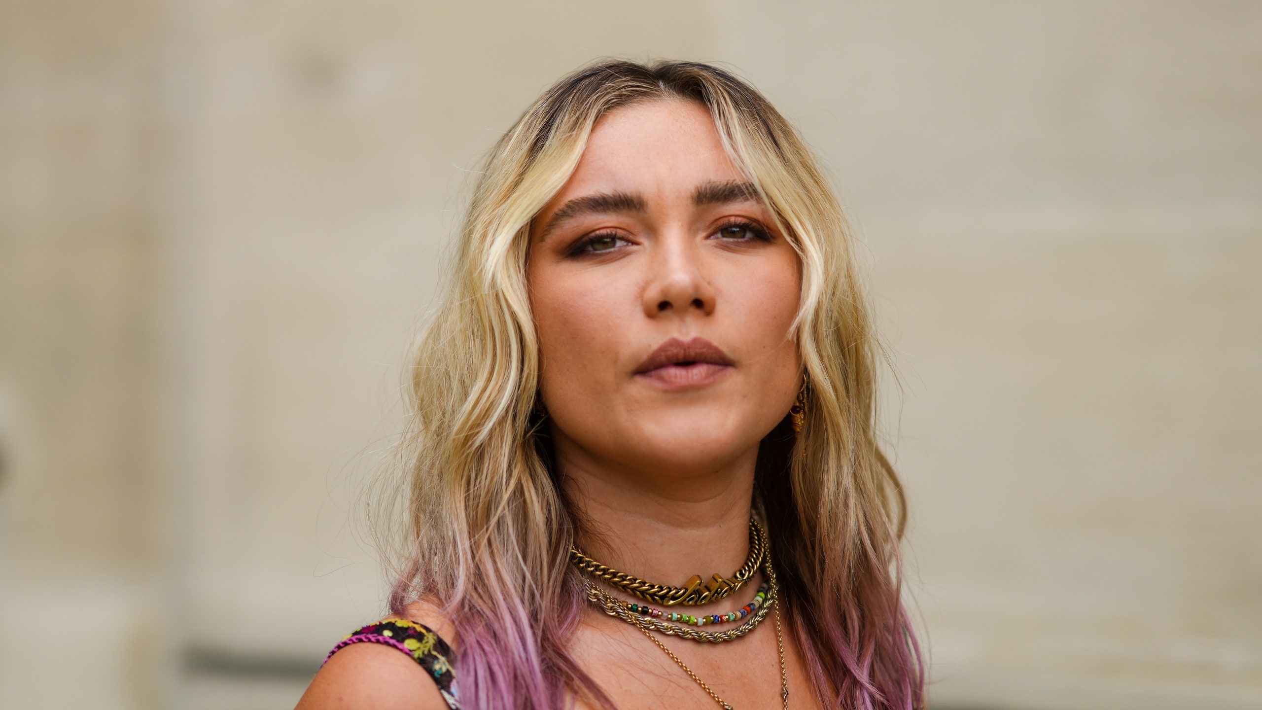 Blonde Florence Pugh Wallpapers