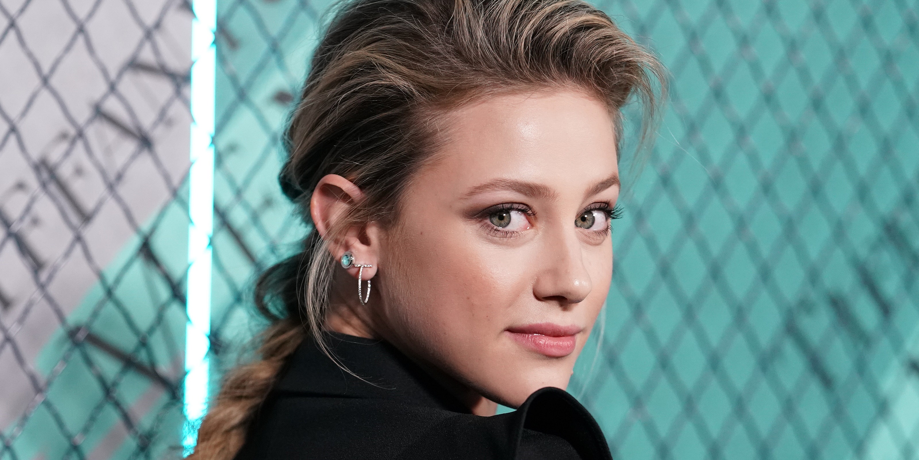 Blonde Lili Reinhart 2019 Wallpapers