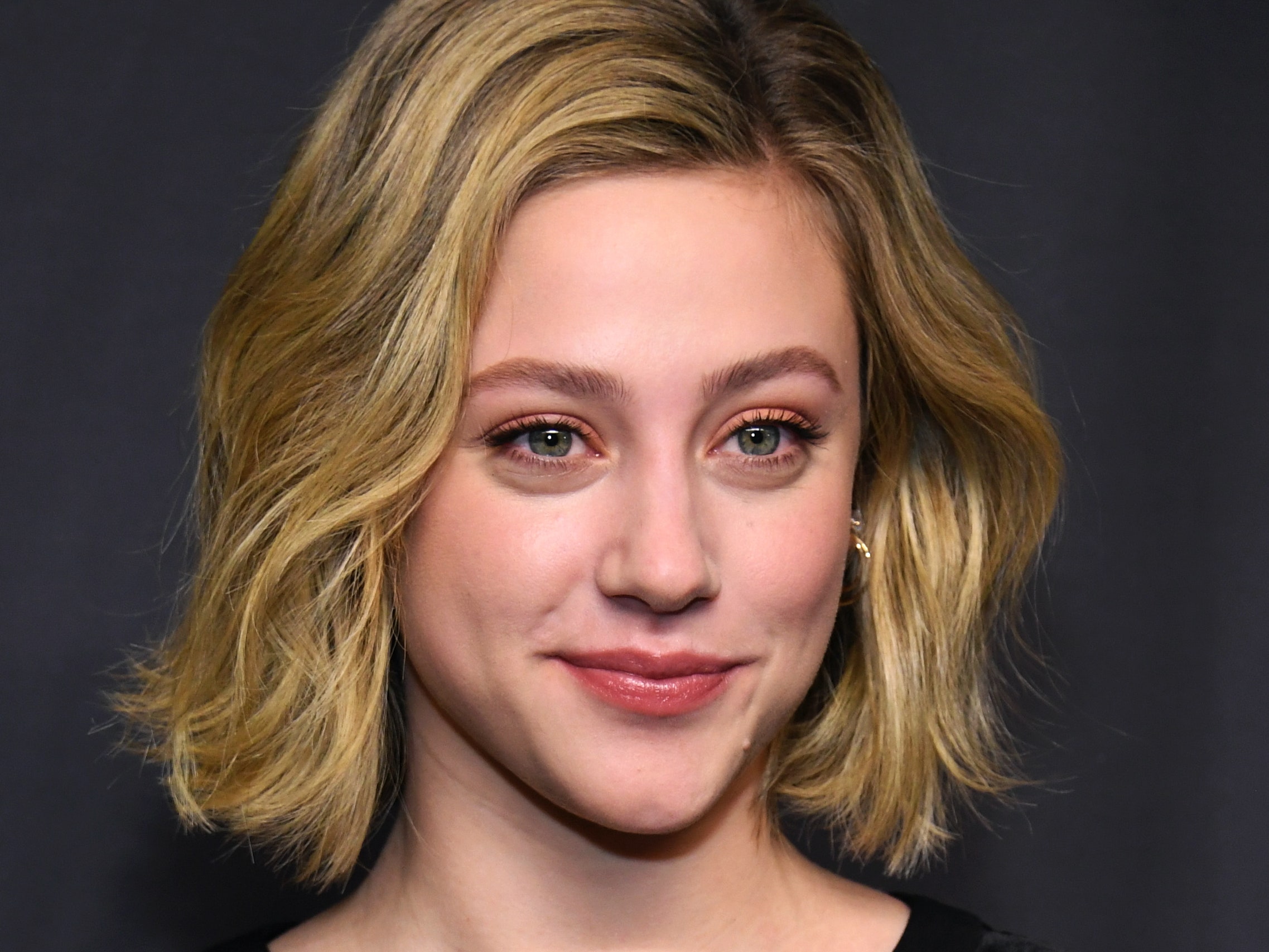 Blonde Lili Reinhart Wallpapers