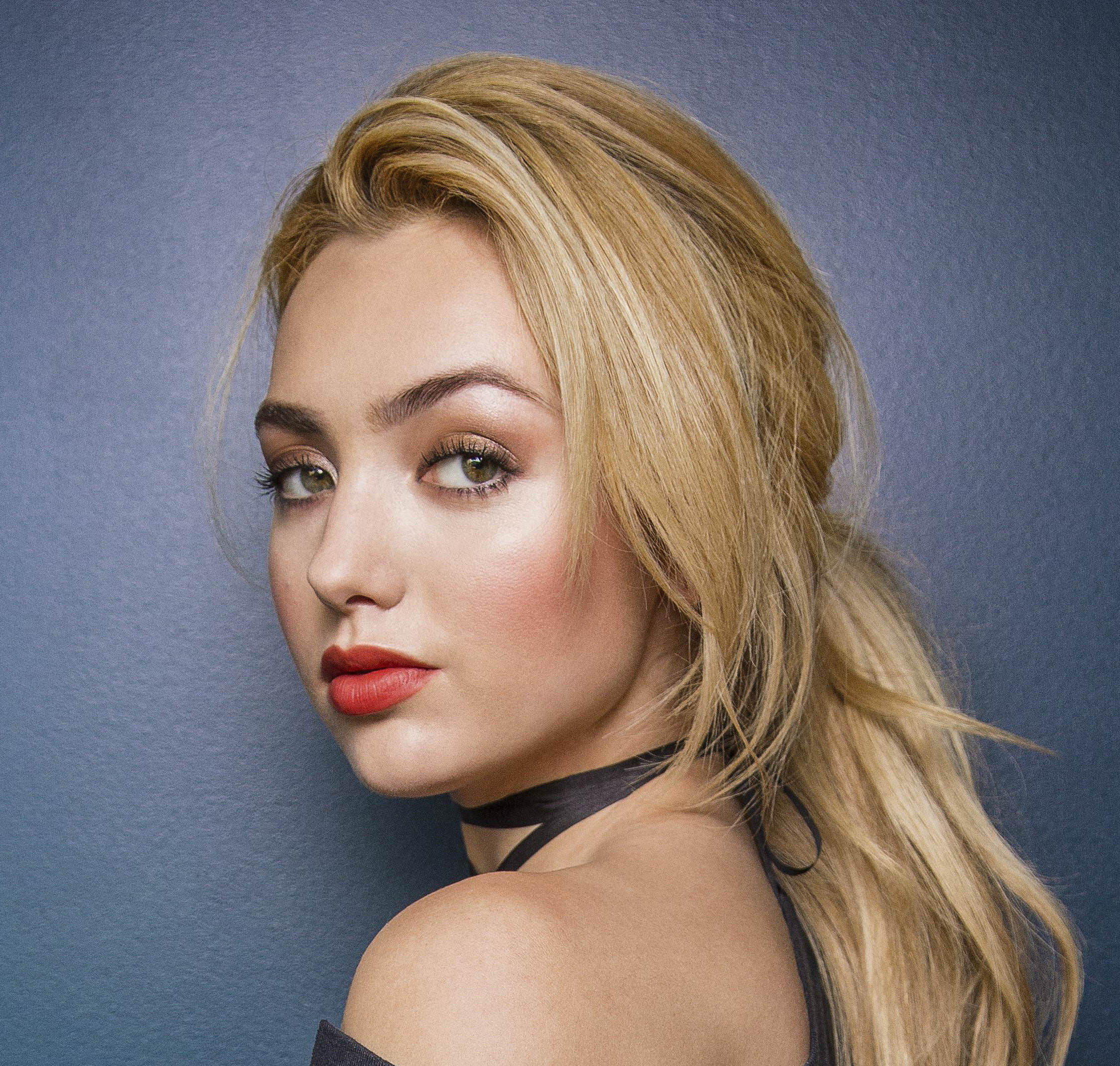 Blonde Peyton List Face 2019 Wallpapers