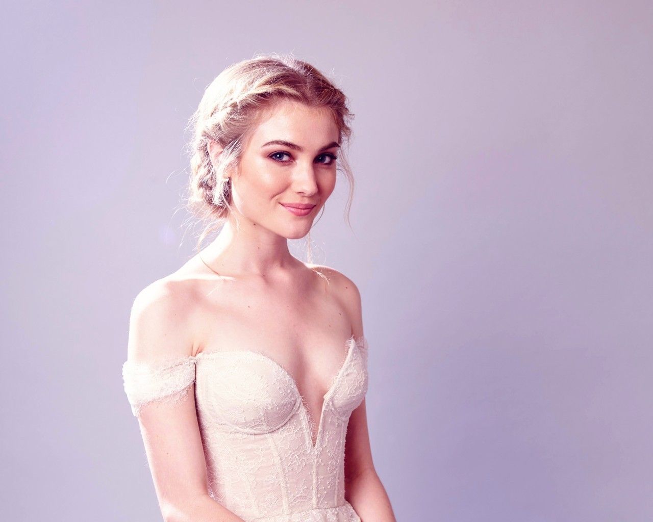 Blonde Skyler Samuels Wallpapers