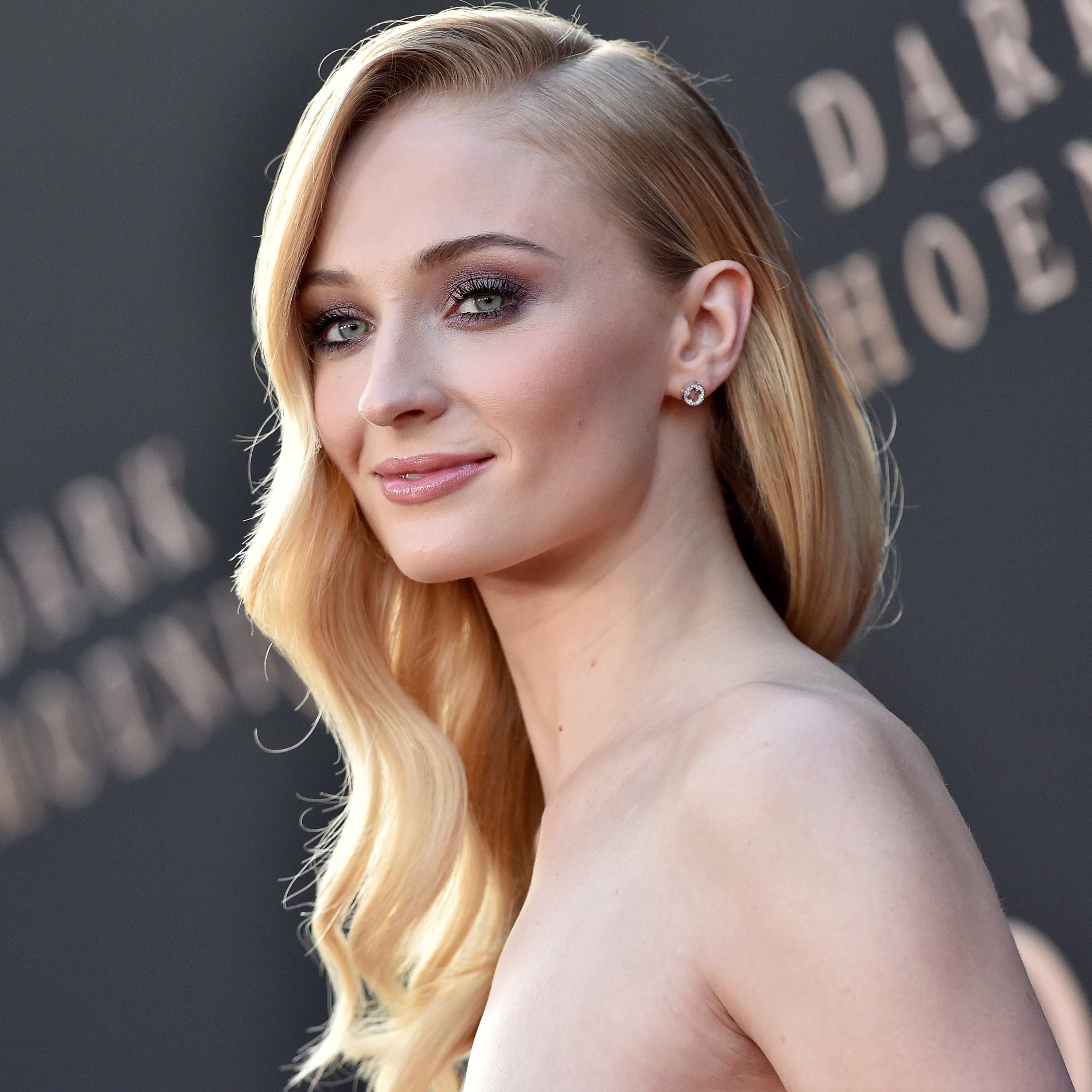 Blonde Sophie Turner Wallpapers