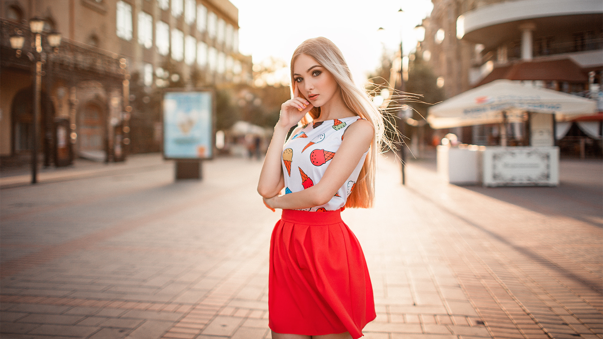 Blonde Women Street Portrait Wallpapers