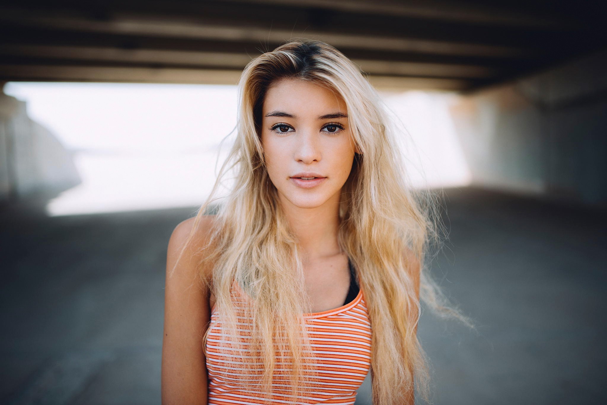 Blonde Women Street Portrait Wallpapers