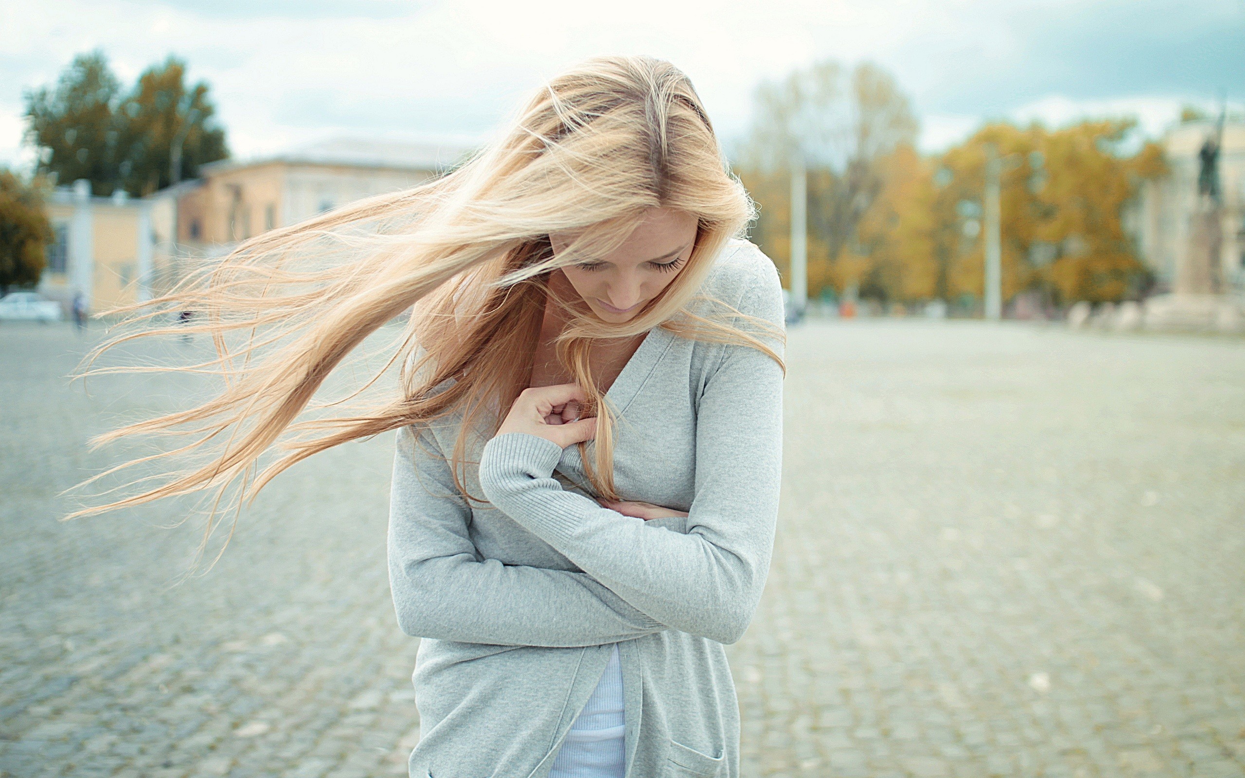 Blonde Women Street Portrait Wallpapers