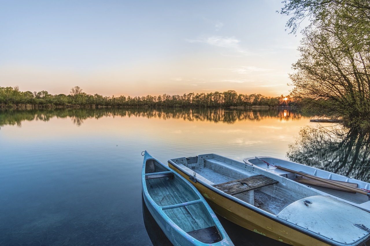 Boat In Lonely Lake Wallpapers