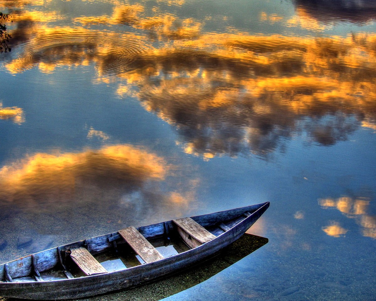 Boat In Lonely Lake Wallpapers