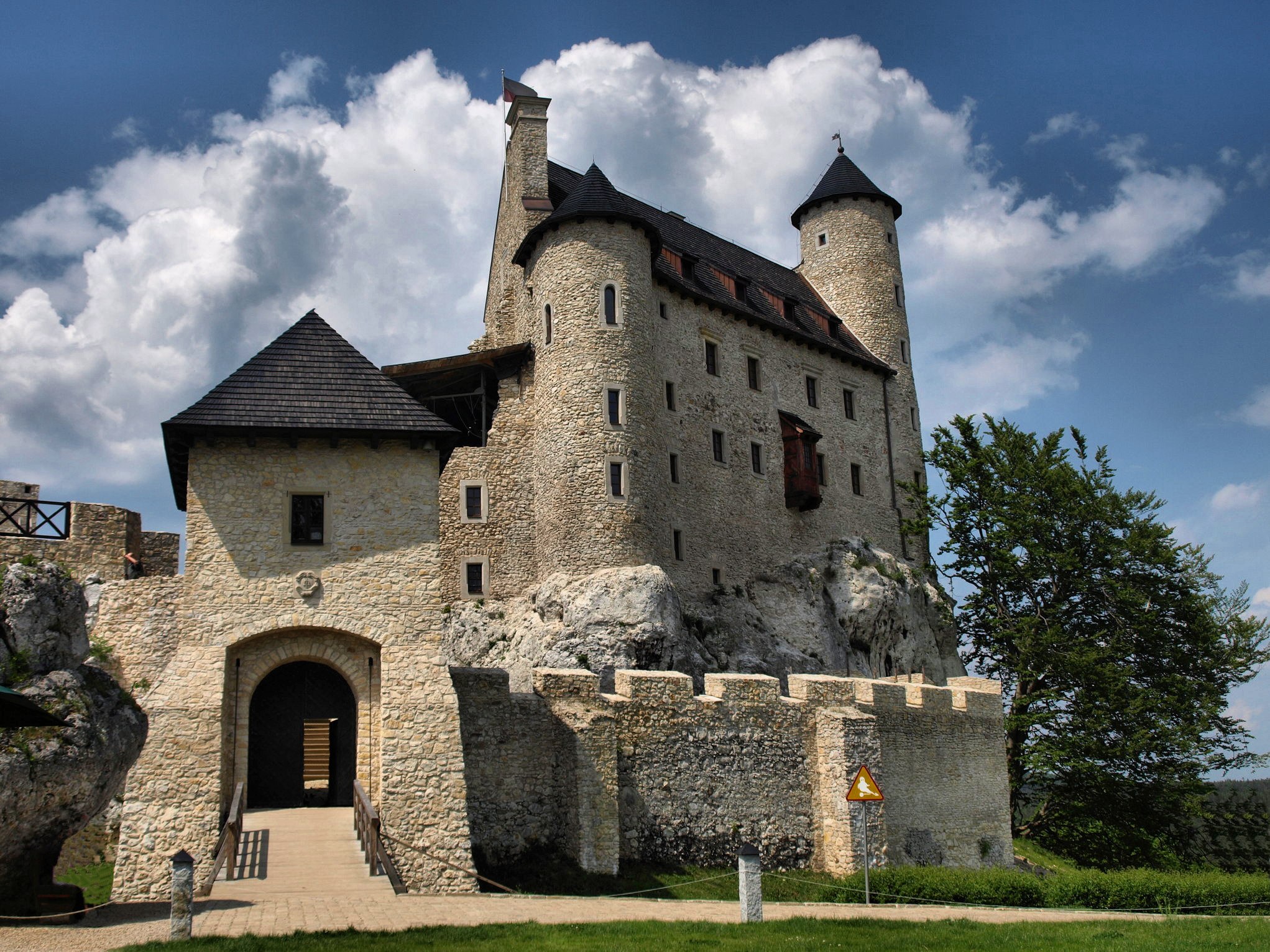 Bobolice Castle Wallpapers