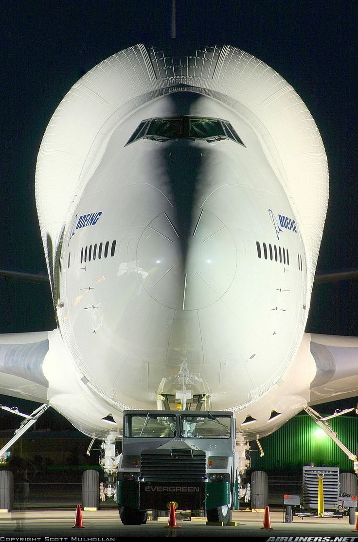 Boeing 747 Dreamlifter Wallpapers