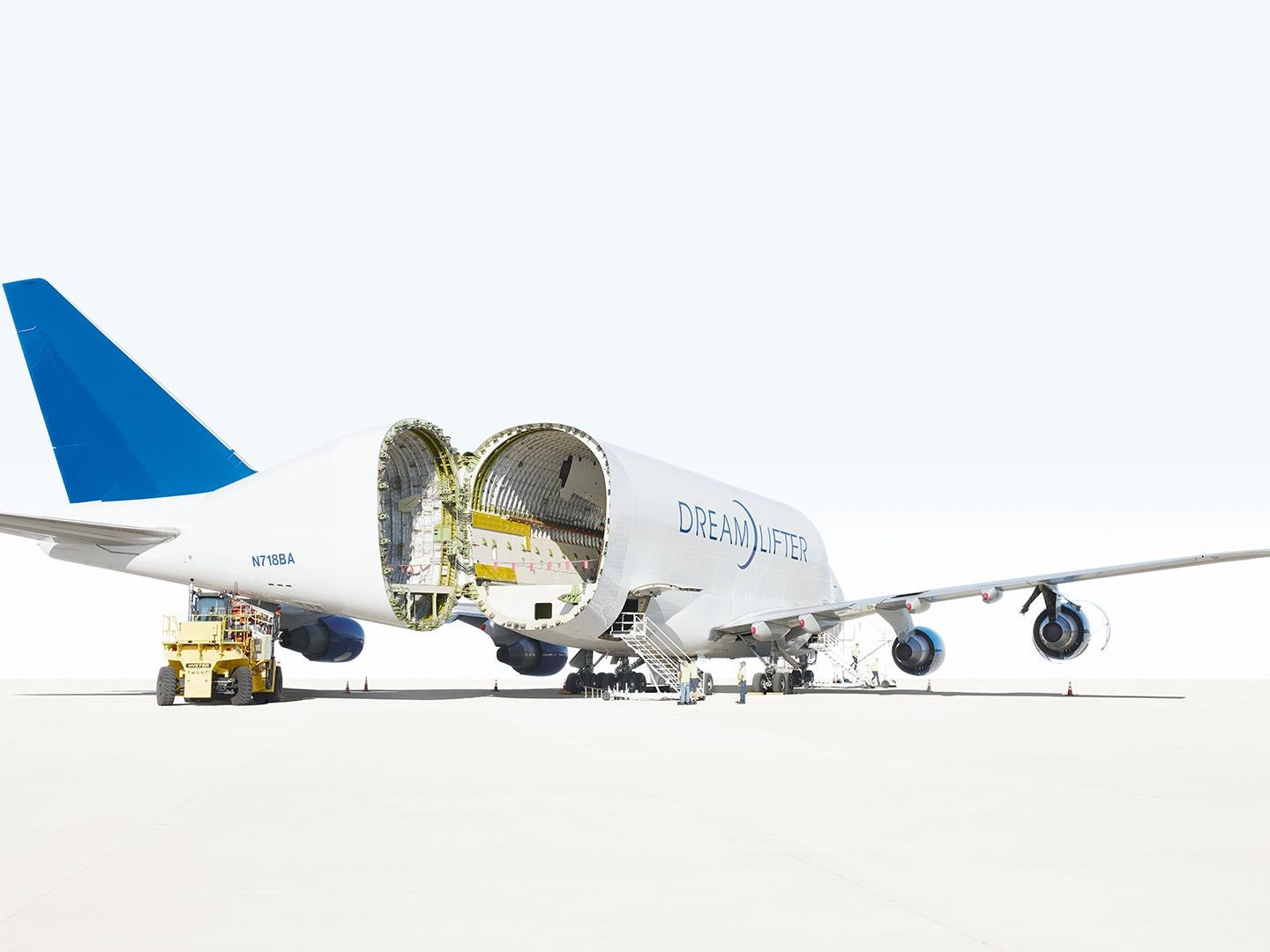 Boeing 747 Dreamlifter Wallpapers