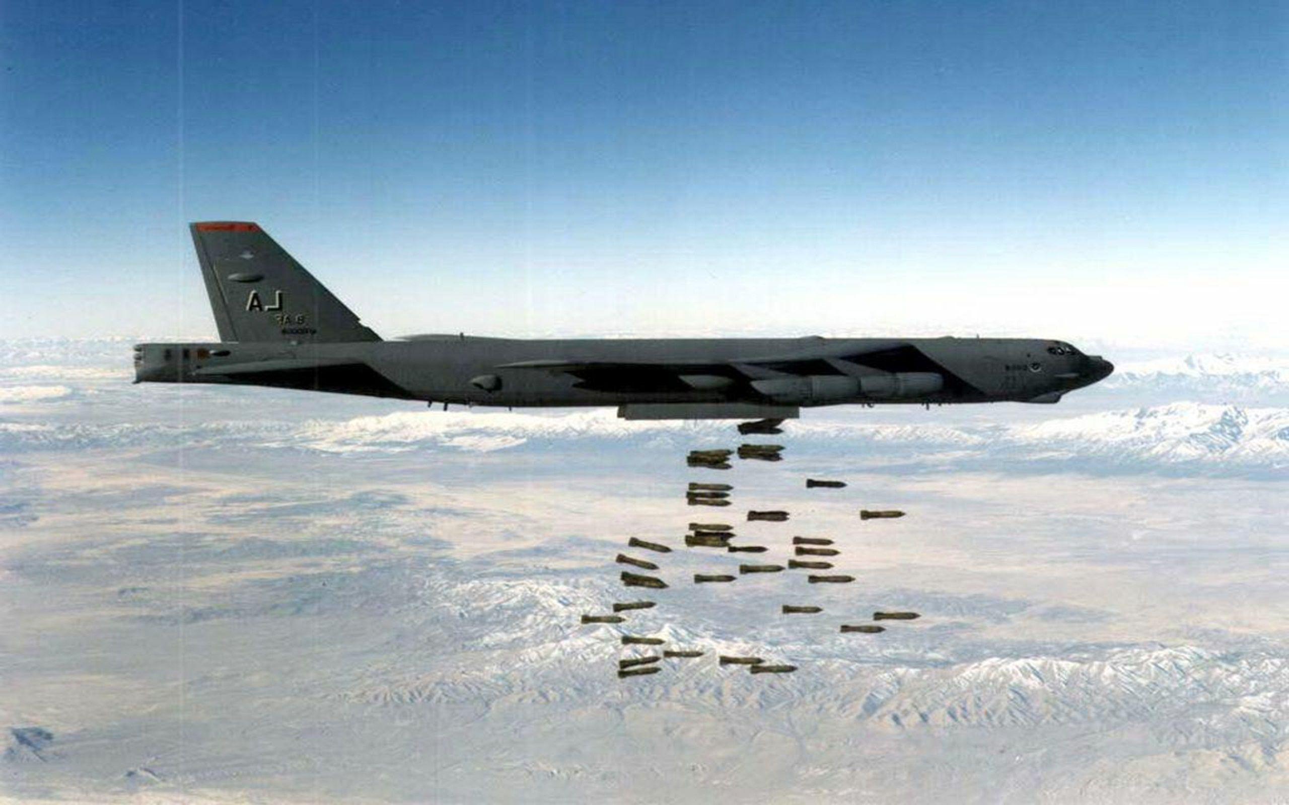 Boeing B-52 Stratofortress Wallpapers