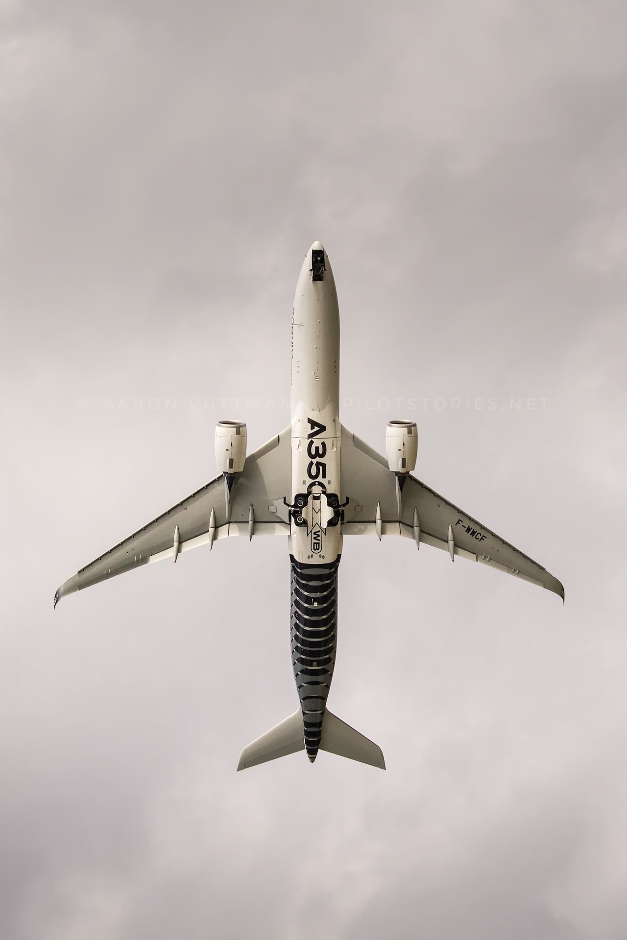 Bombardier Cs300 Wallpapers