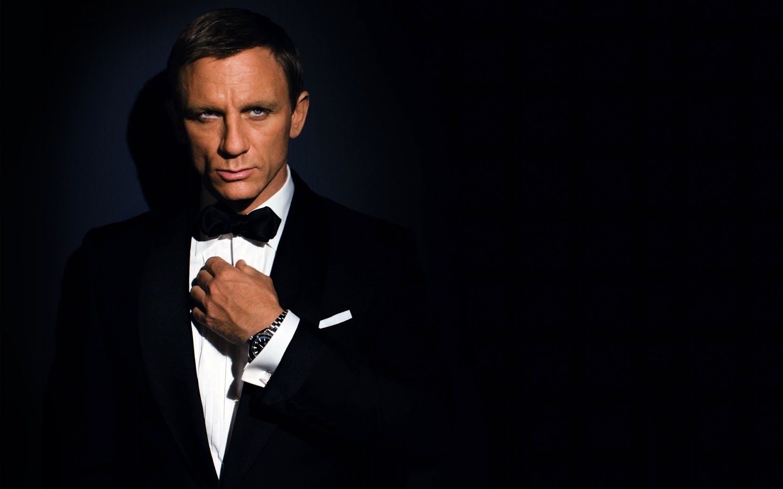 Bond Wallpapers