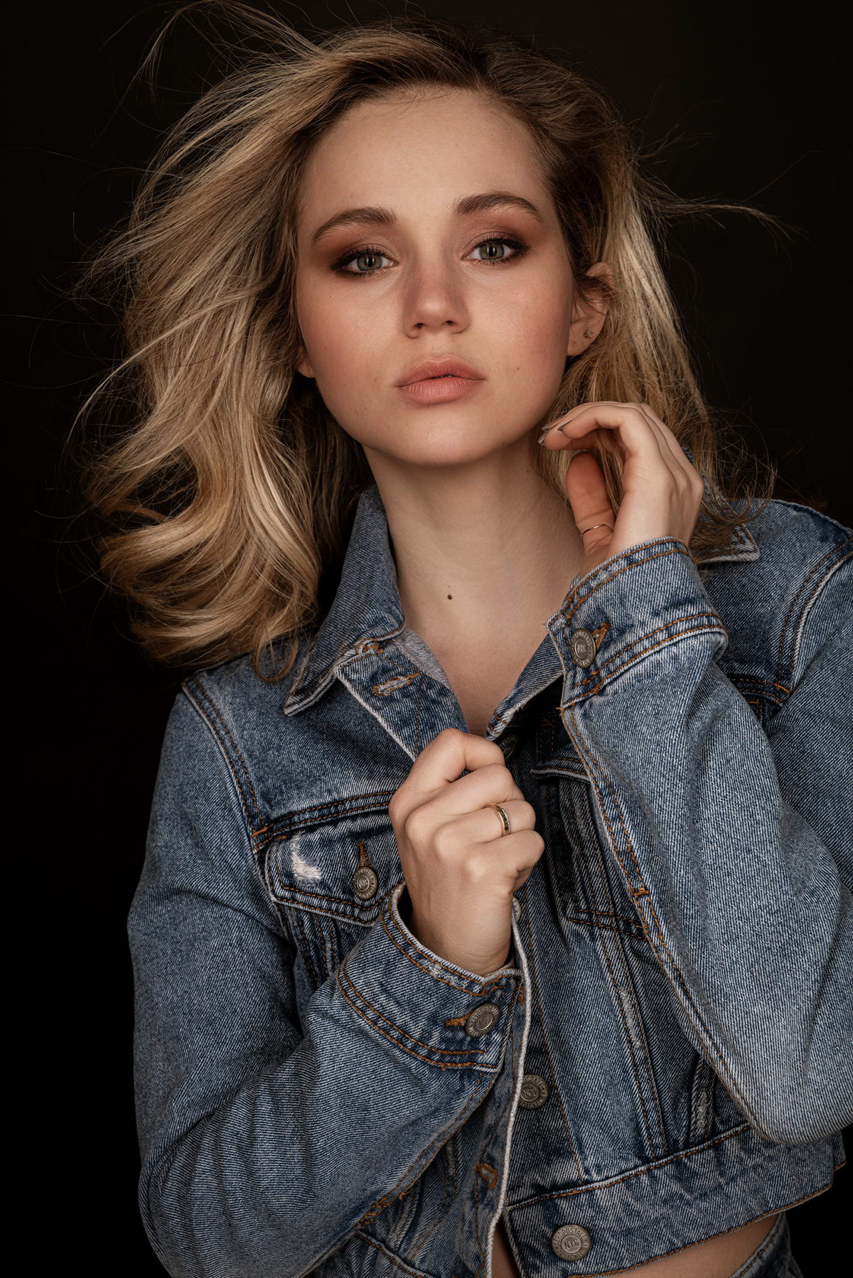 Brec Bassinger Actress Wallpapers