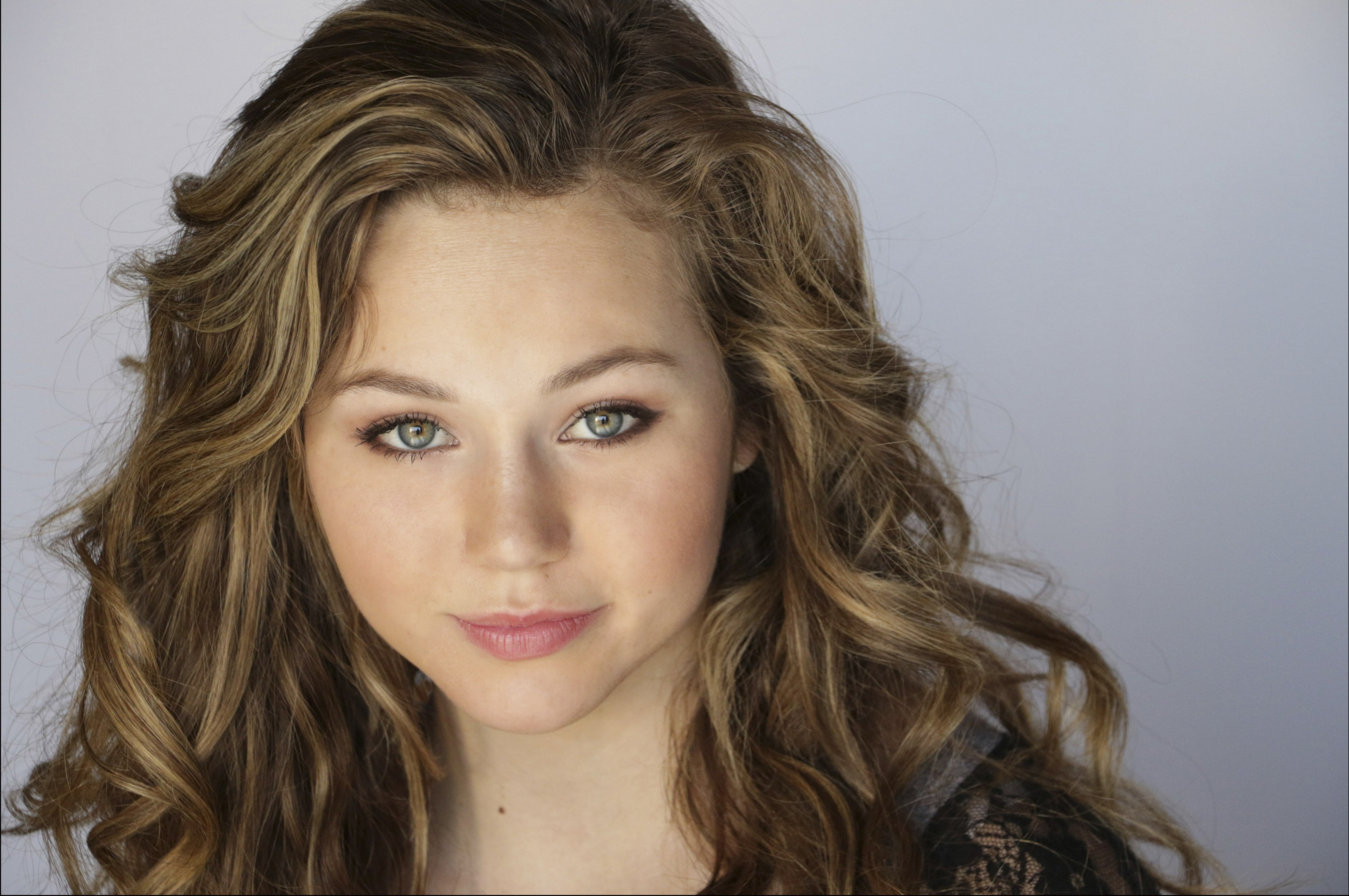 Brec Bassinger Face Wallpapers