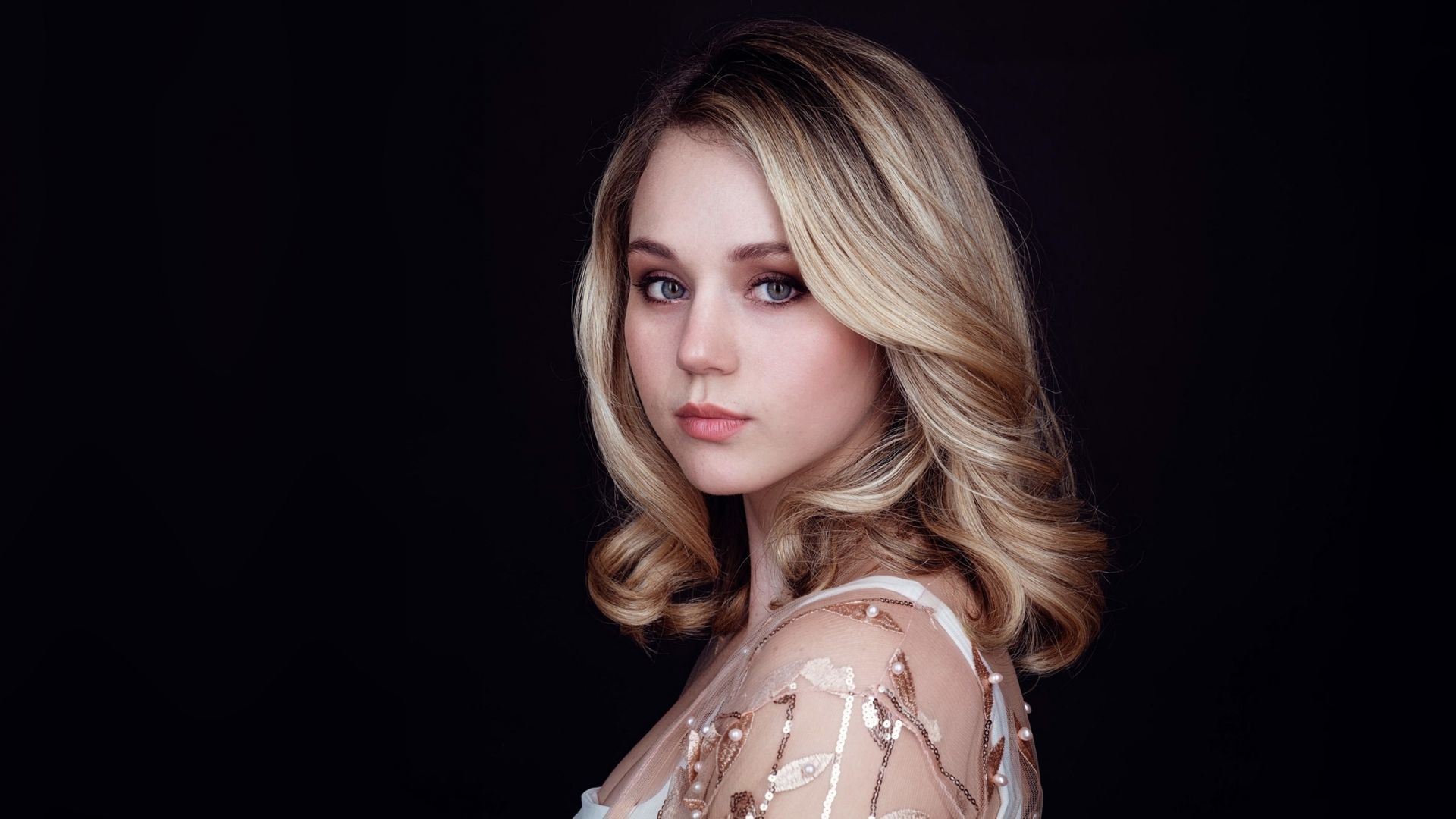 Brec Bassinger Wallpapers