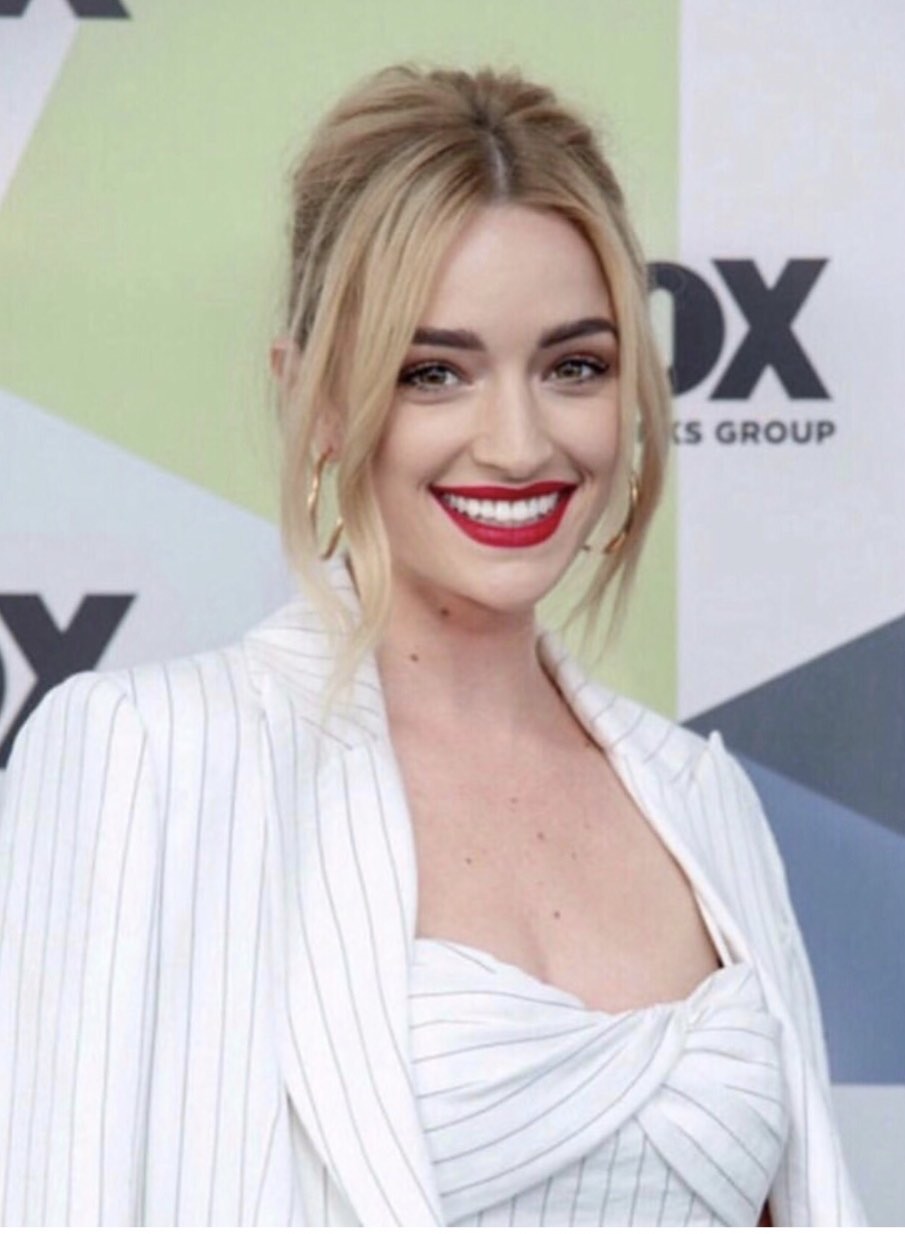 Brianne Howey Wallpapers