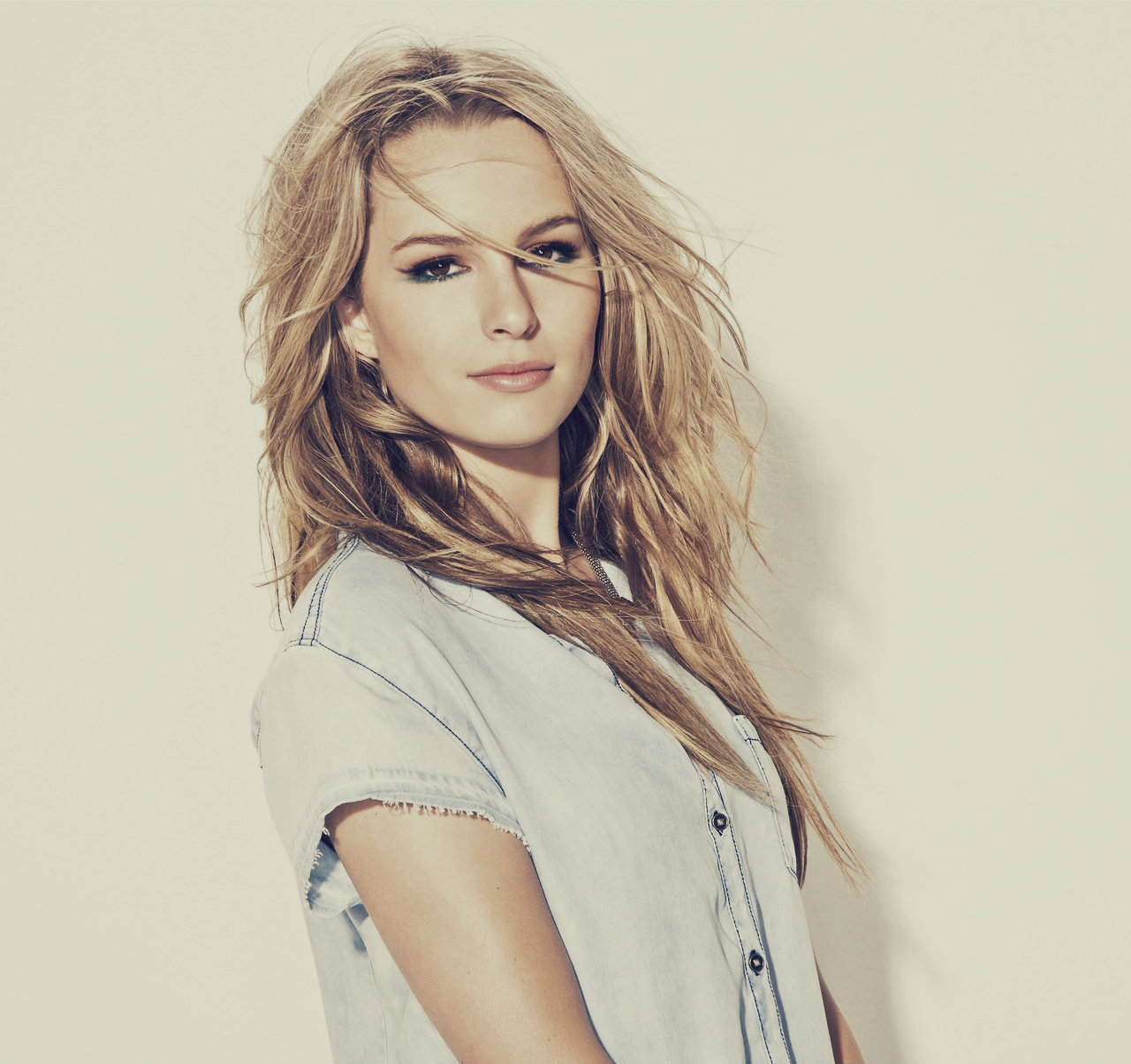 Bridgit Mendler Wallpapers