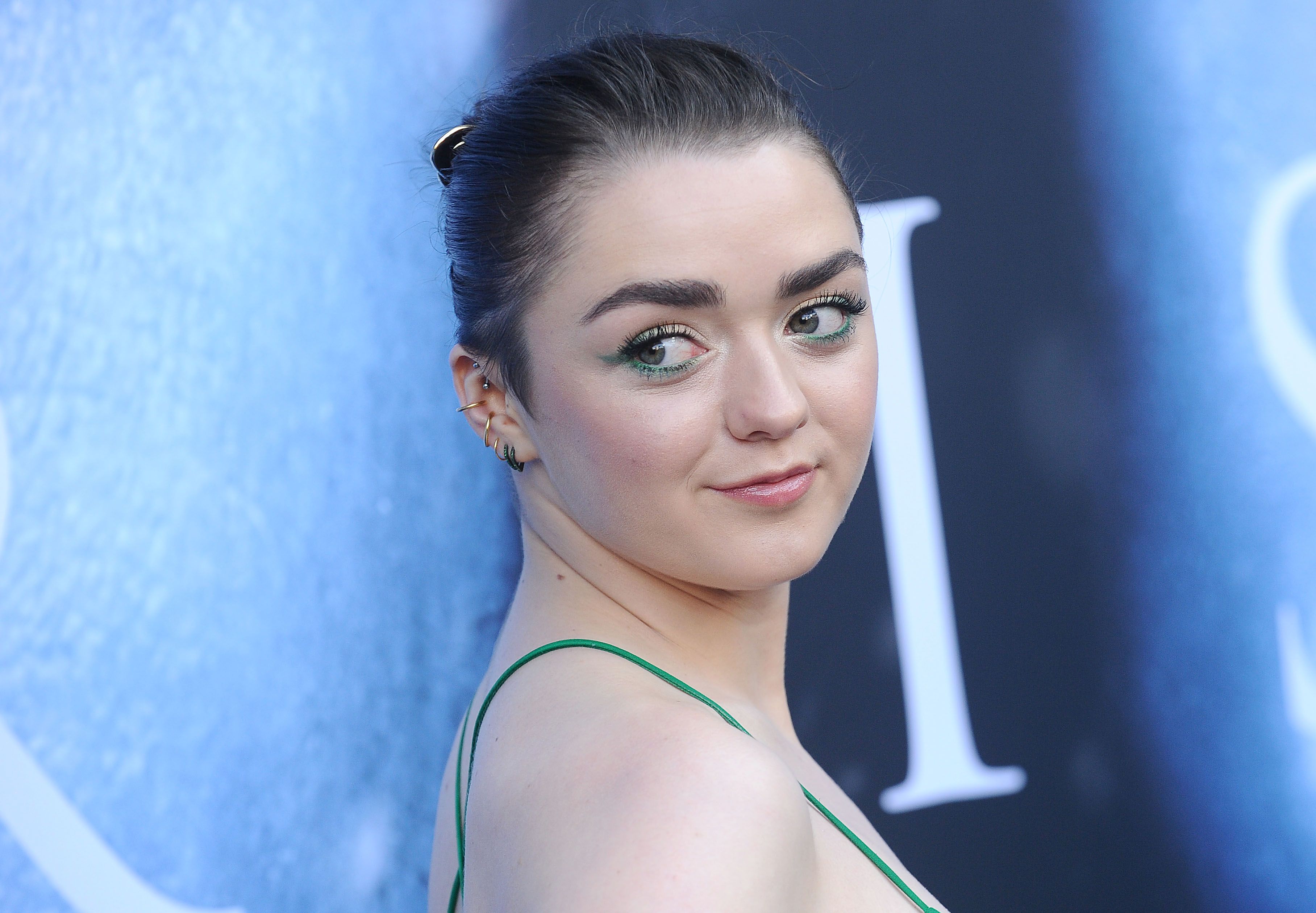 British Actress Maisie Williams Wallpapers