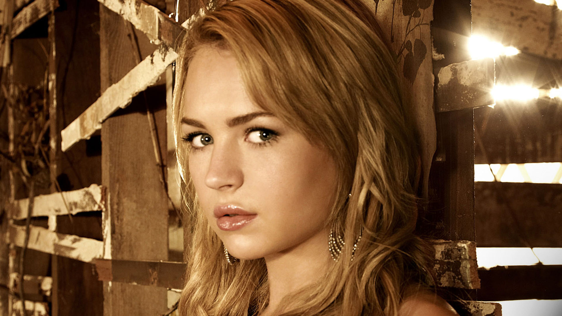 Britt Robertson Wallpapers