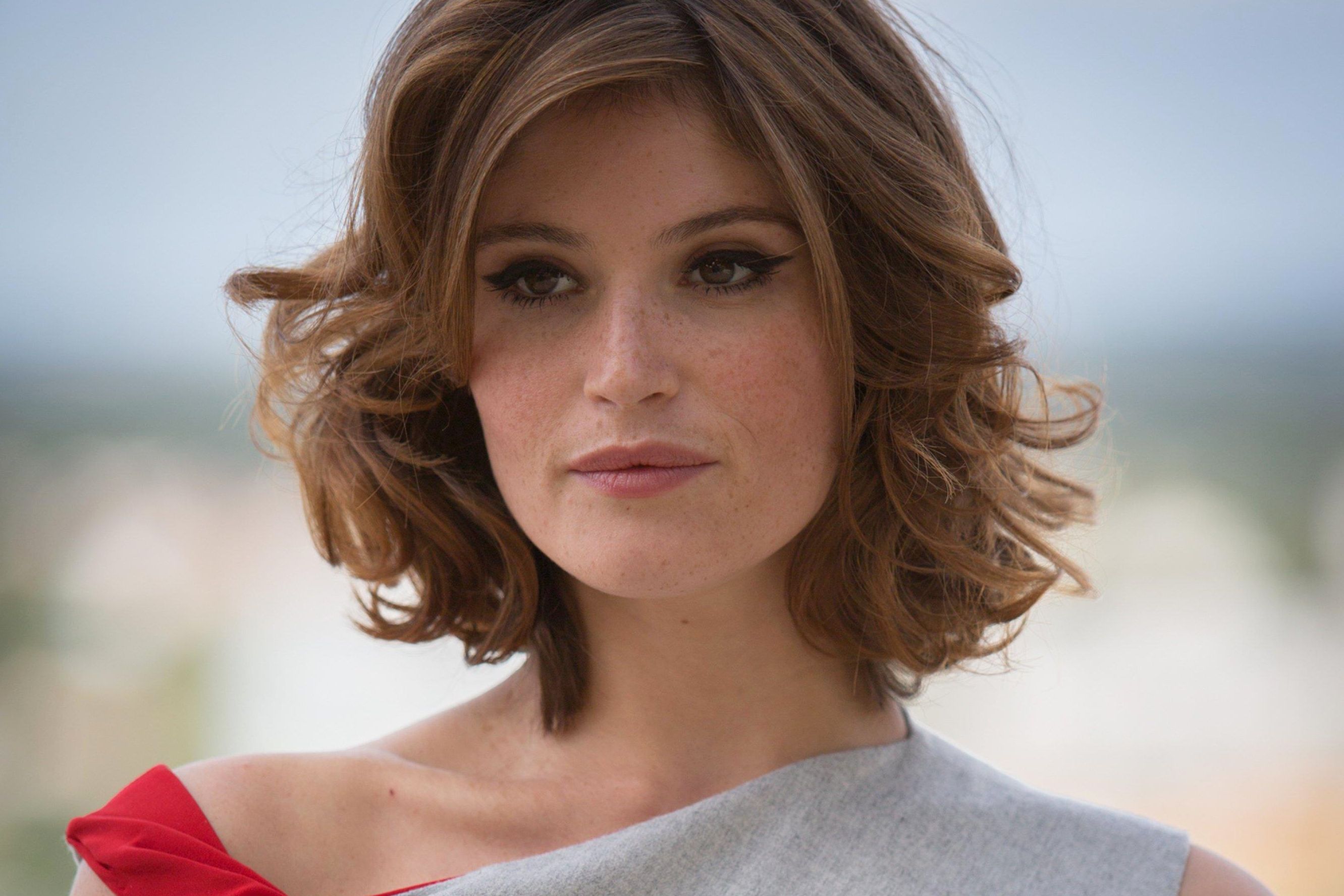 Brunette Gemma Arterton Brown Eyes Wallpapers