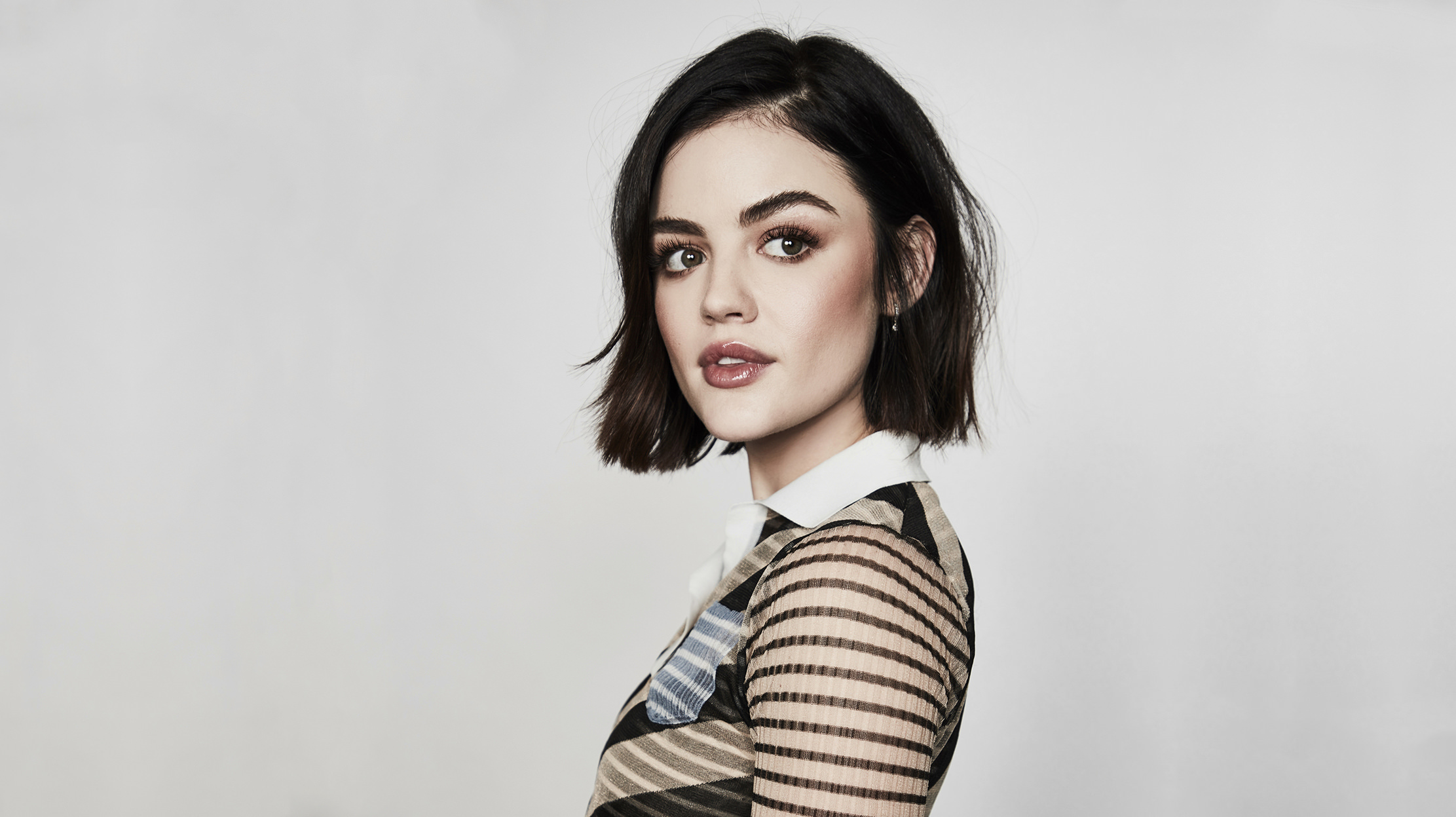 Brunette Lucy Hale Short Hair Wallpapers