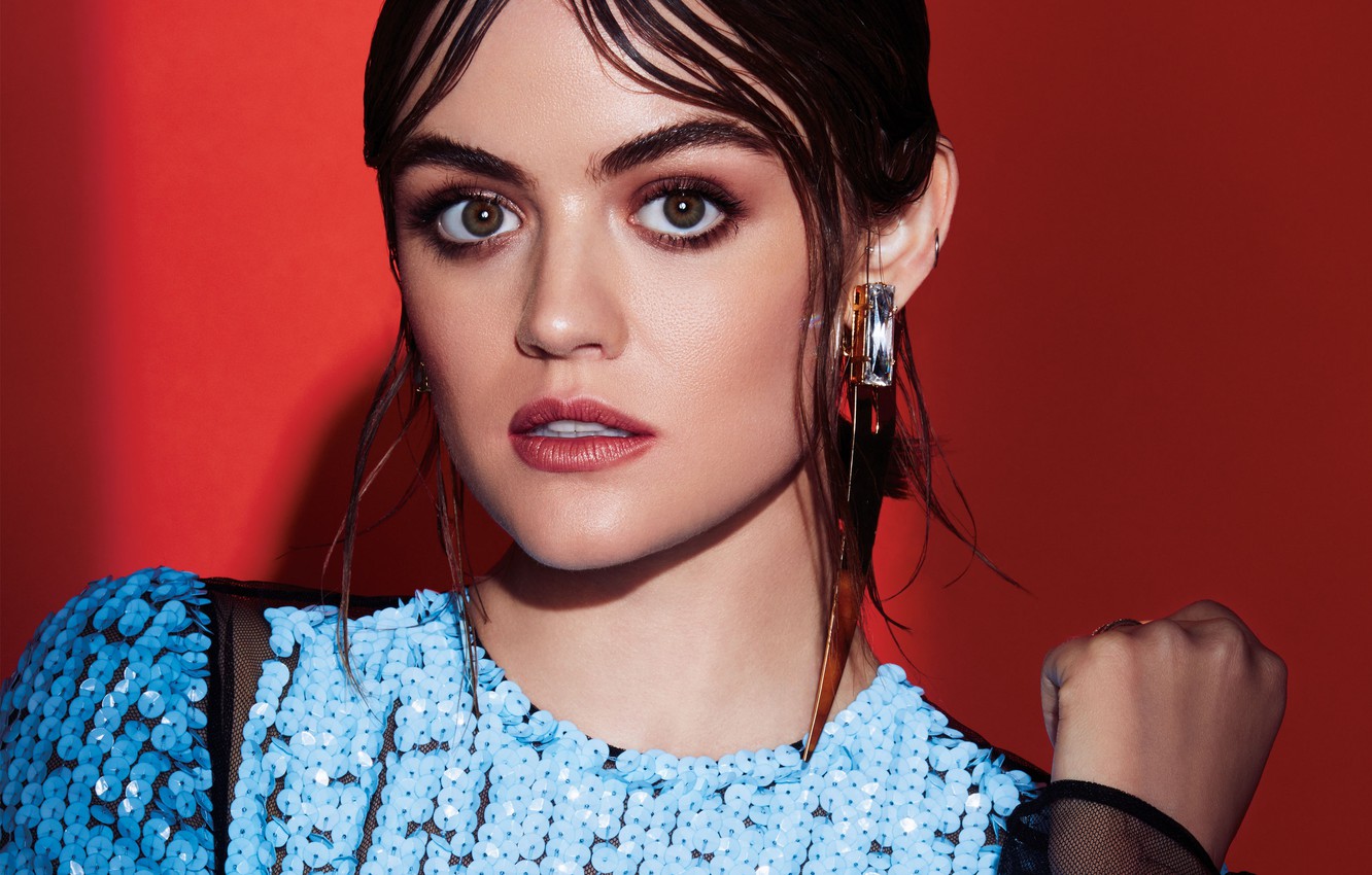 Brunette Lucy Hale Wallpapers