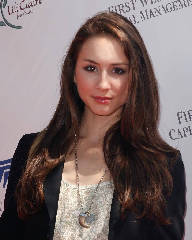 Brunette Troian Bellisario Wallpapers