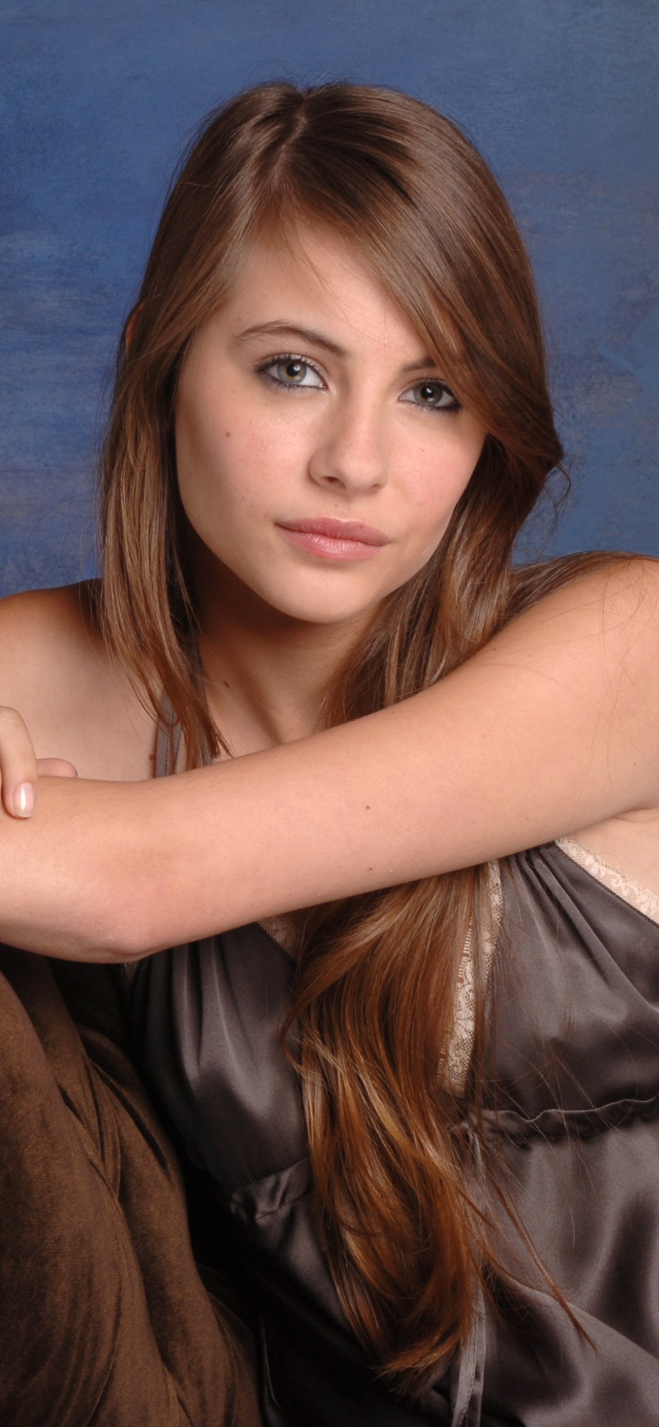 Brunette Willa Holland American Wallpapers