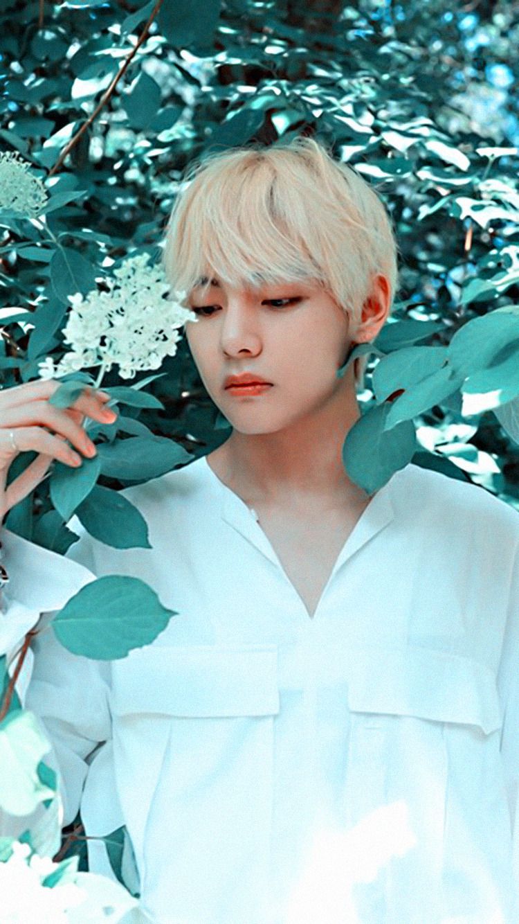 Bts V Cute Photos Wallpapers