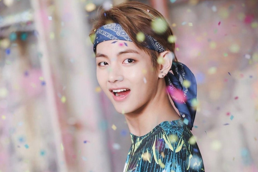 Bts V Cute Photos Wallpapers