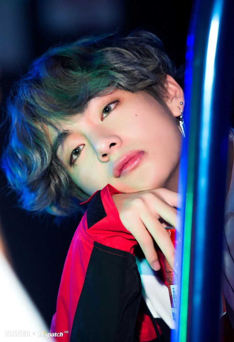 Bts V Cute Photos Wallpapers