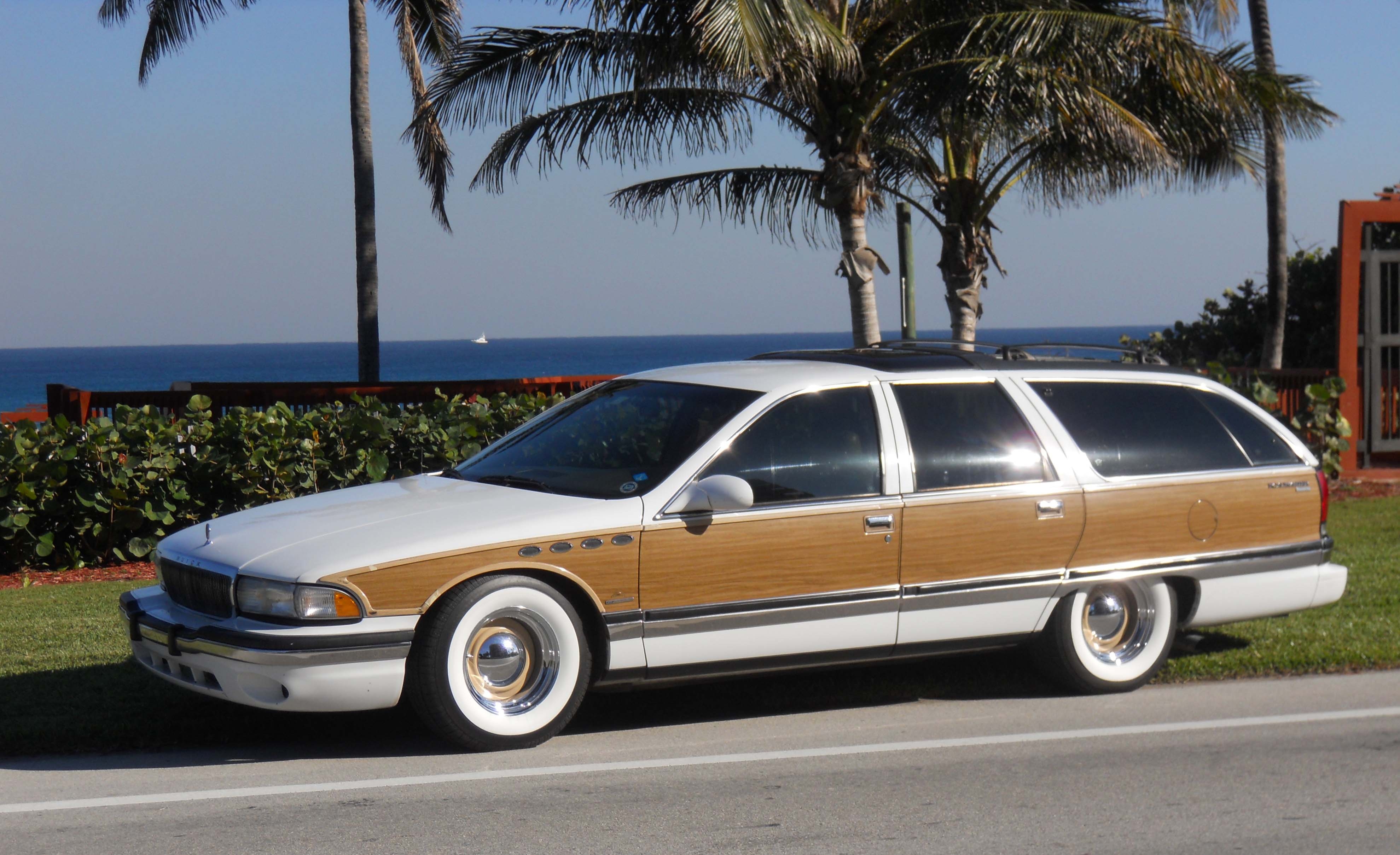 Buick Roadmaster Wallpapers