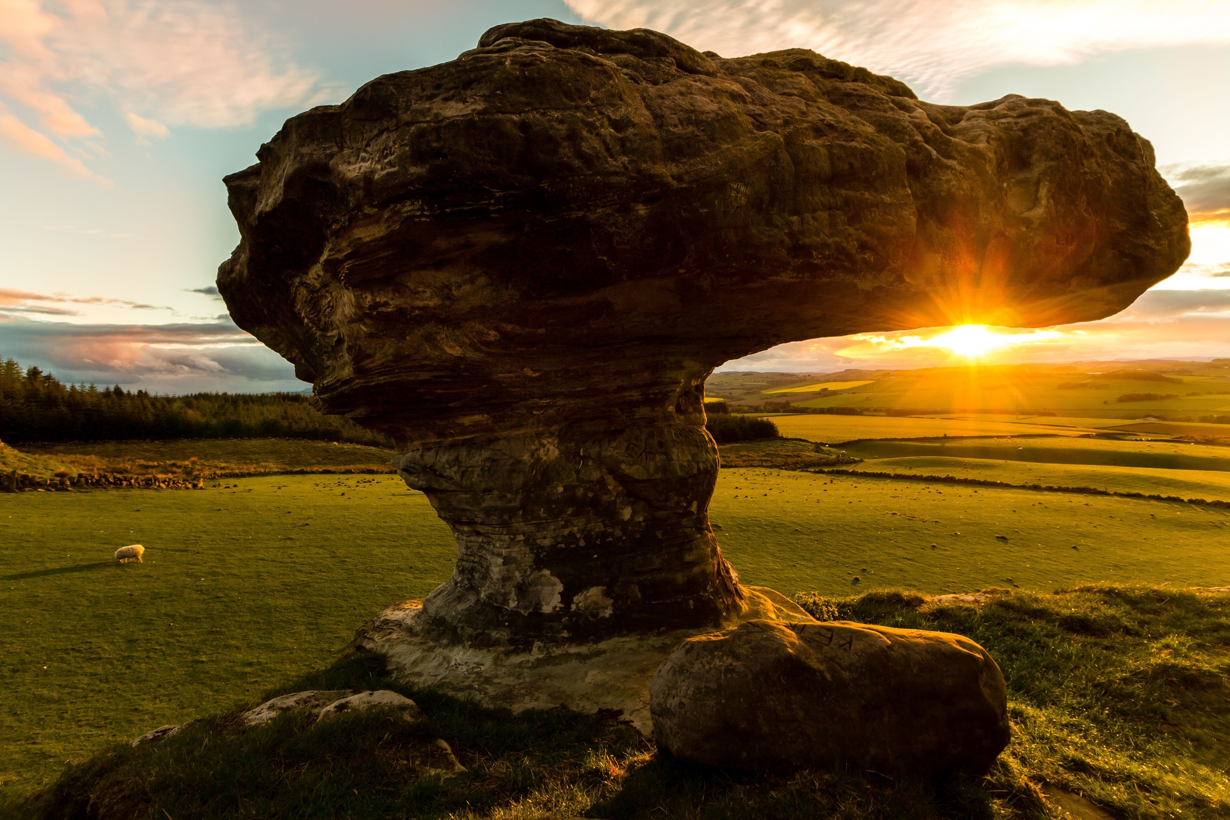 Bunnet Stane Wallpapers