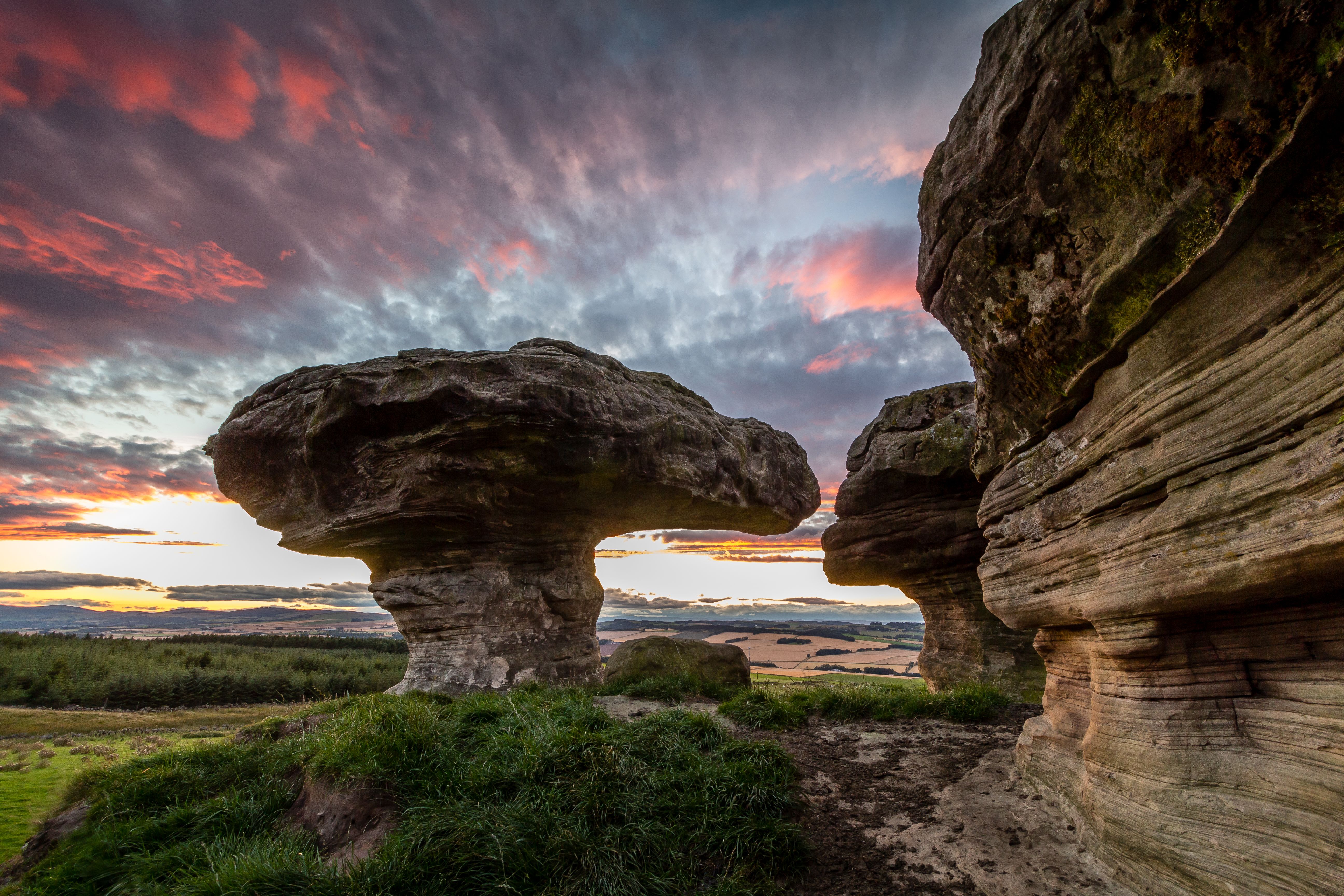 Bunnet Stane Wallpapers