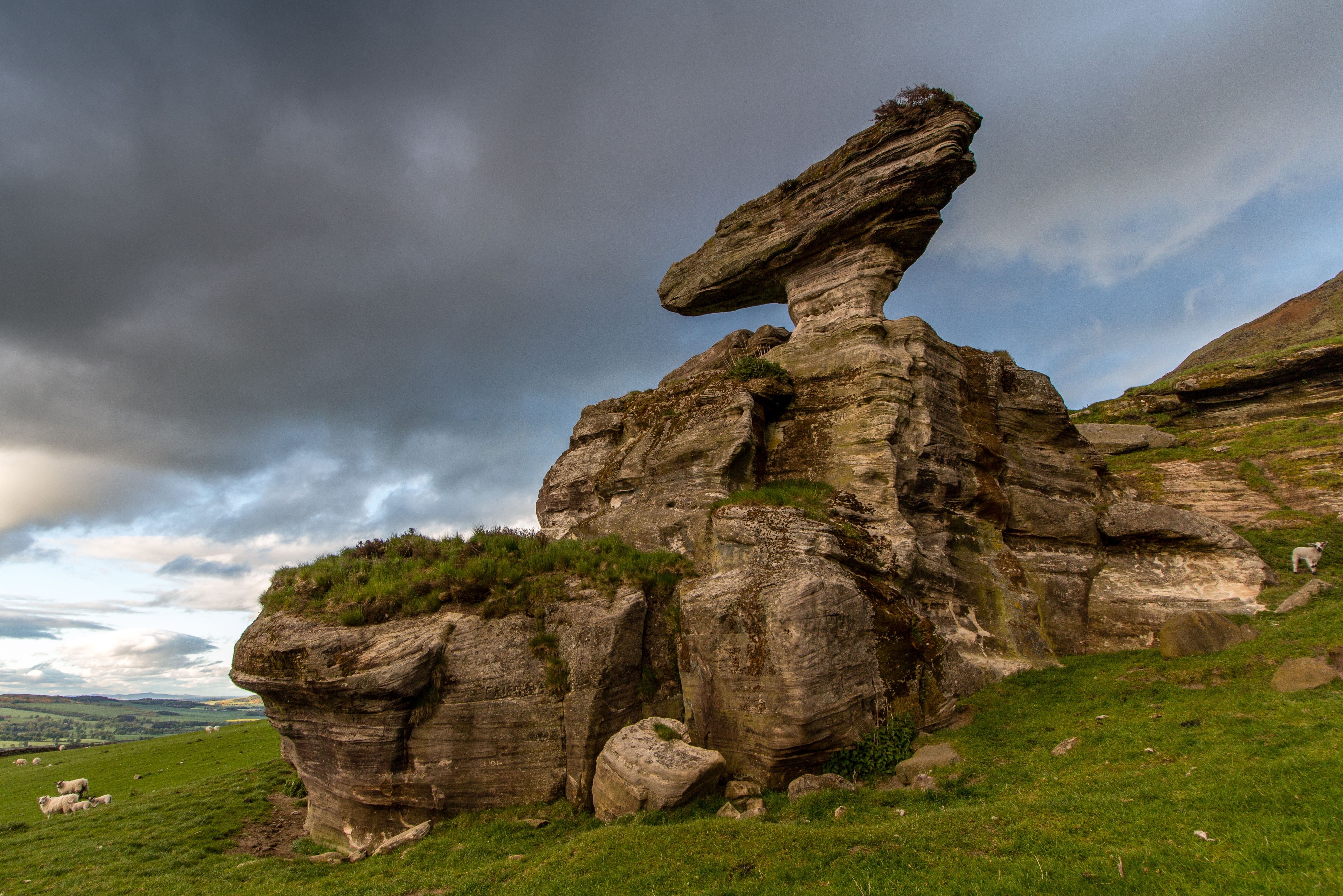 Bunnet Stane Wallpapers