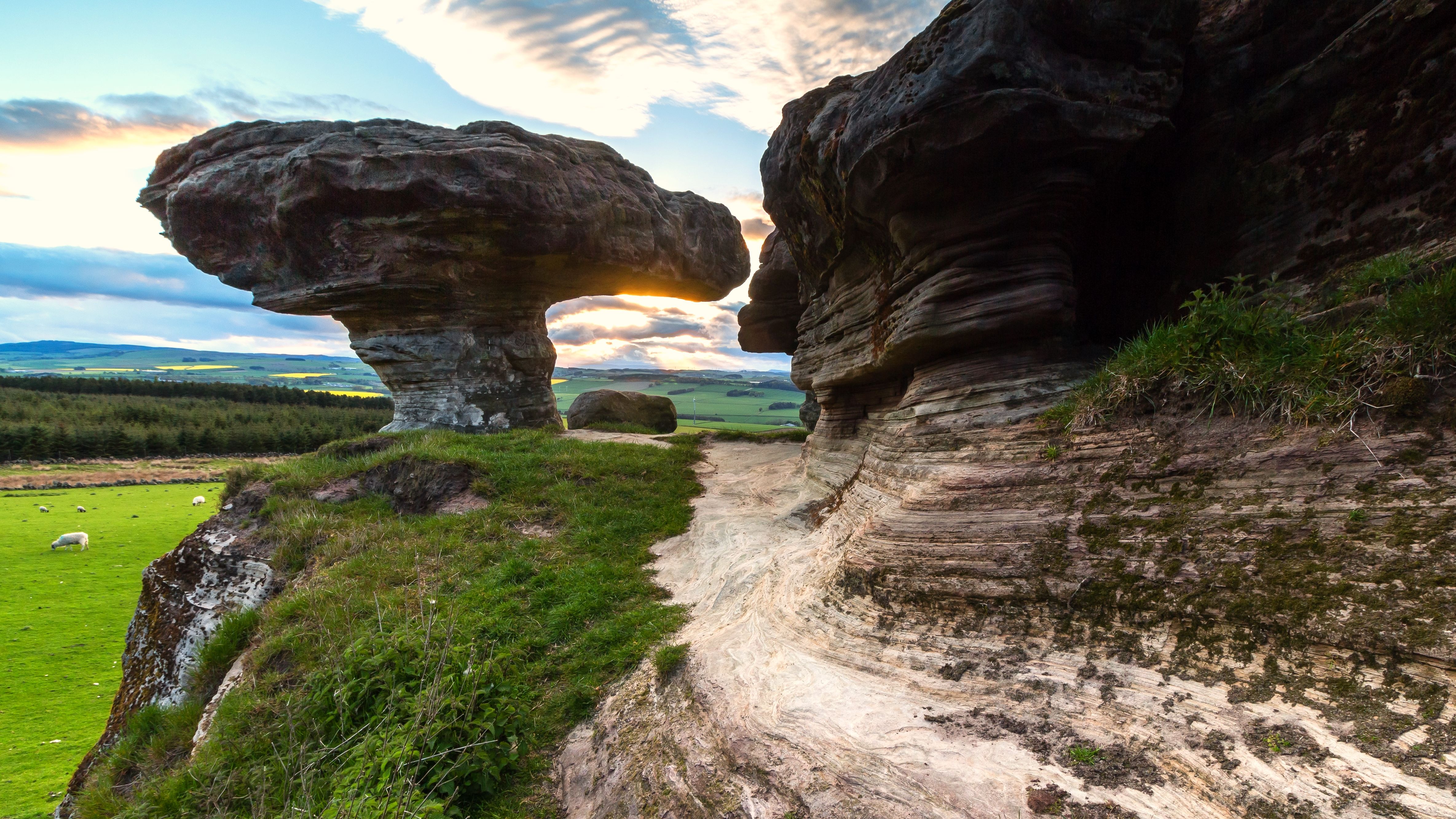 Bunnet Stane Wallpapers