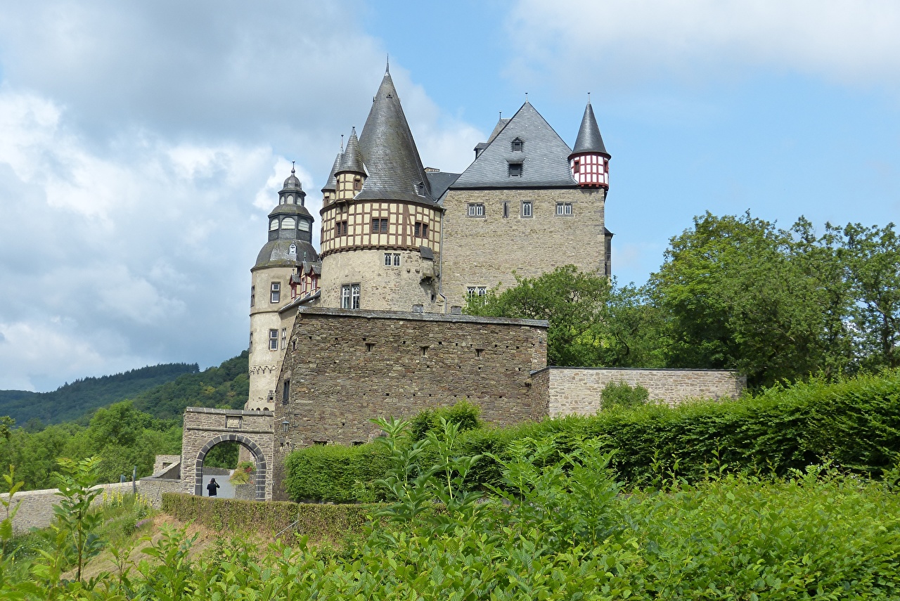 Burresheim Castle Wallpapers