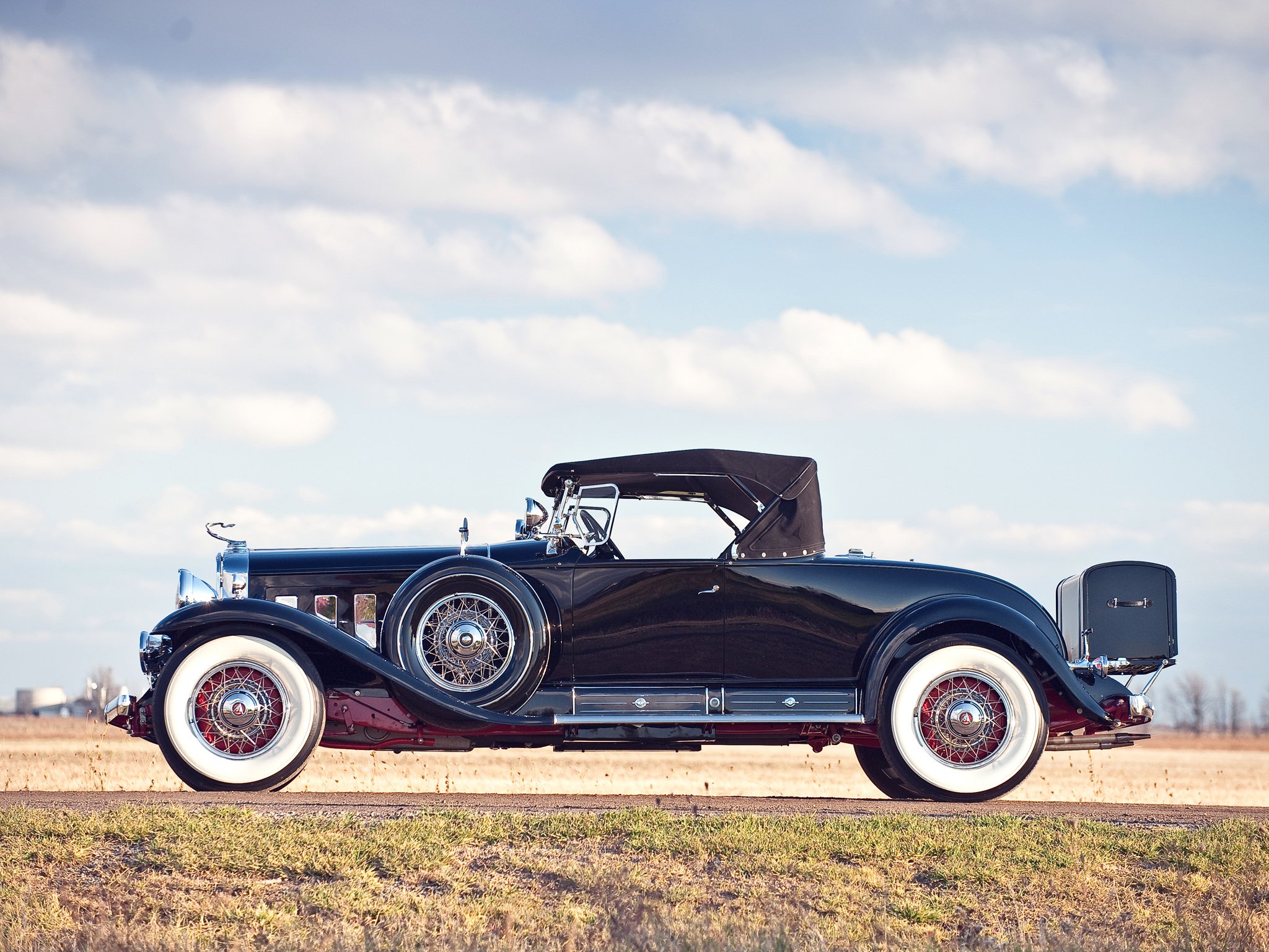 Cadillac V16 Roadster Wallpapers