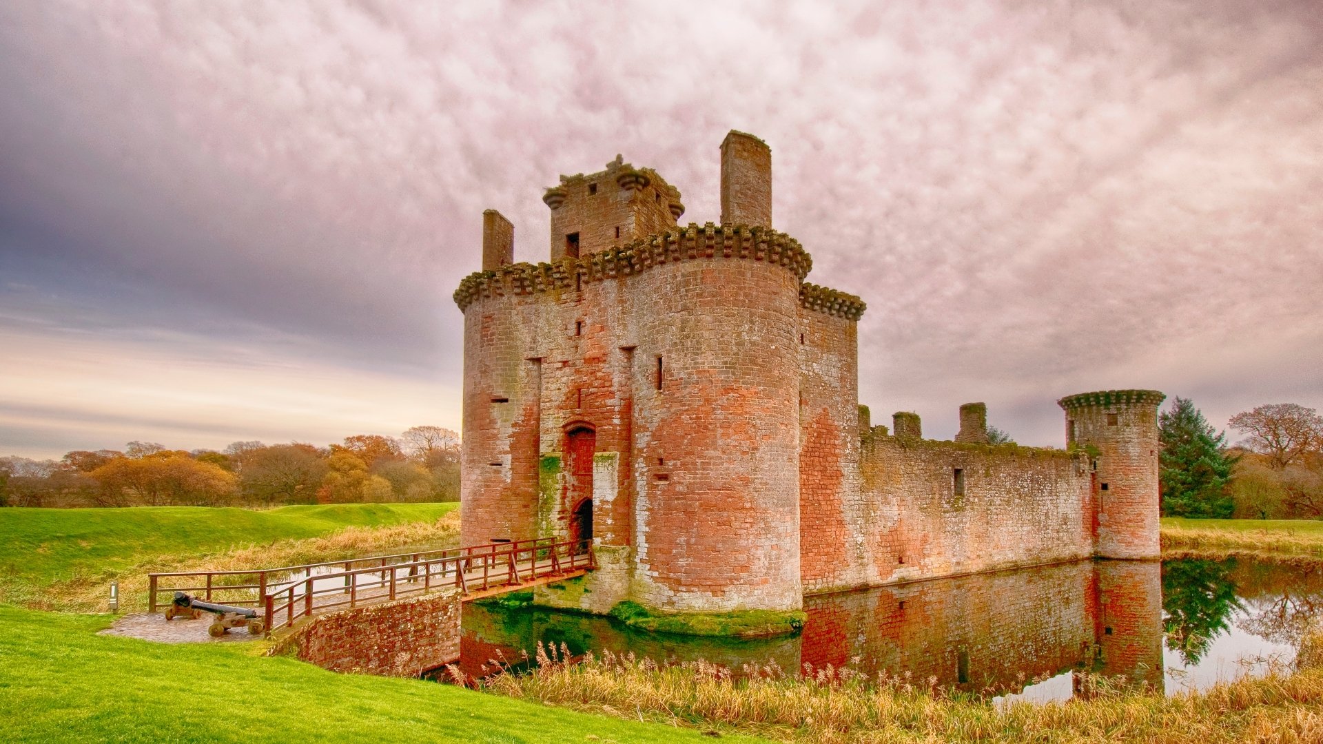 Caerlaverock Castle Wallpapers