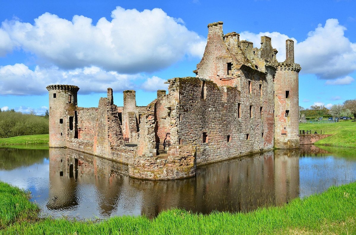 Caerlaverock Castle Wallpapers