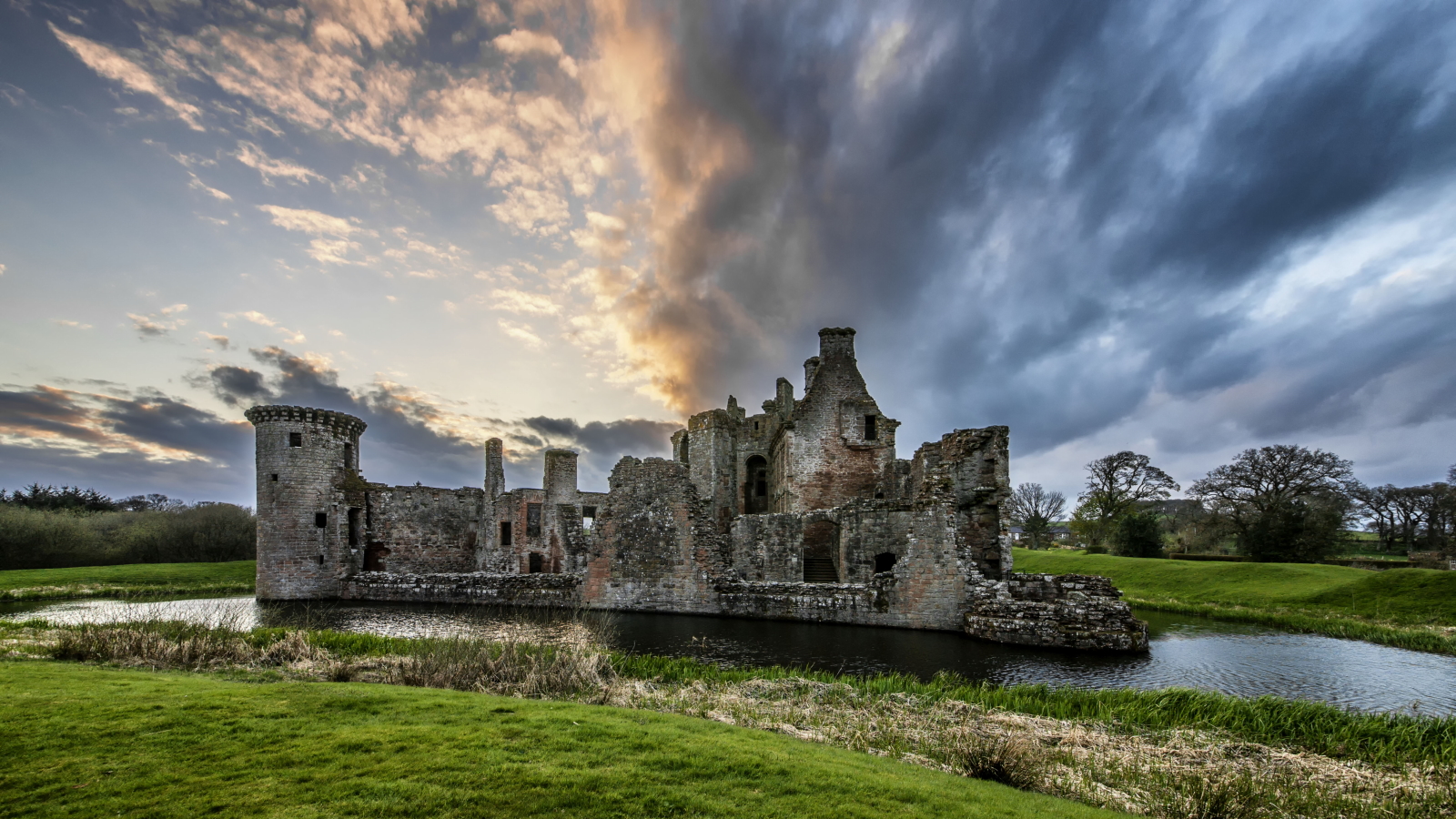 Caerlaverock Castle Wallpapers