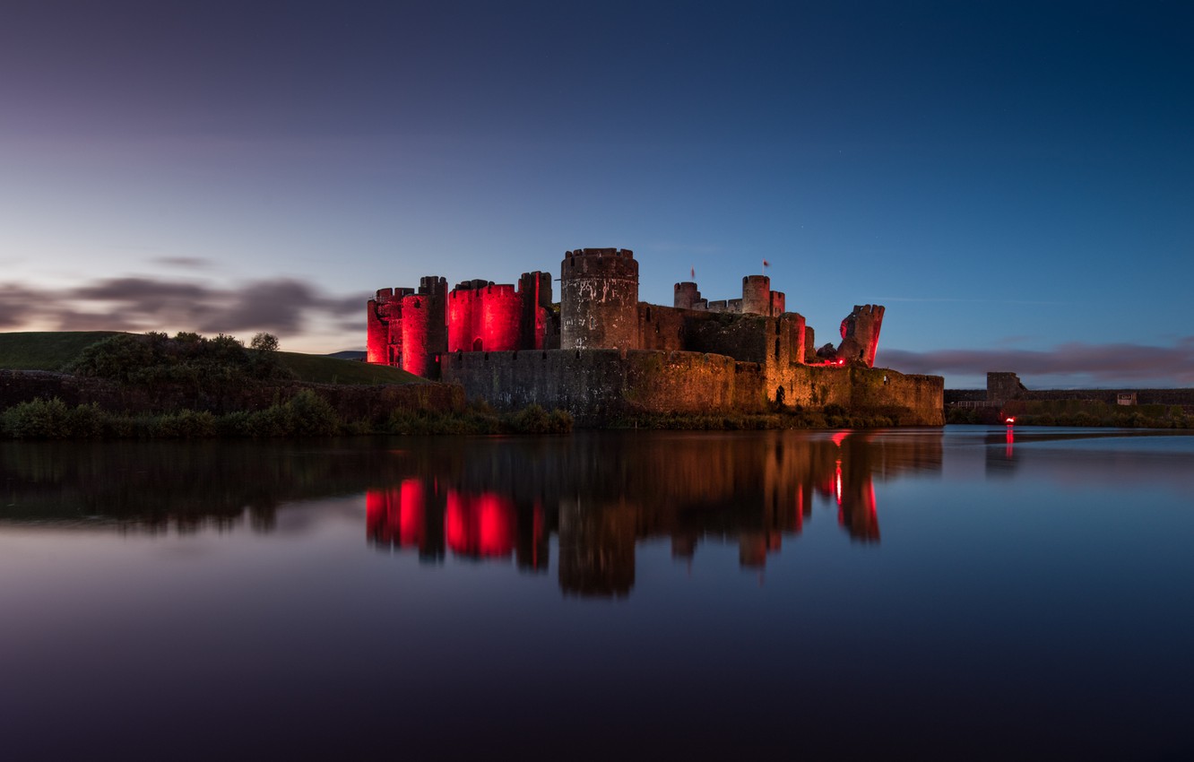 Caerphilly Castle Wallpapers