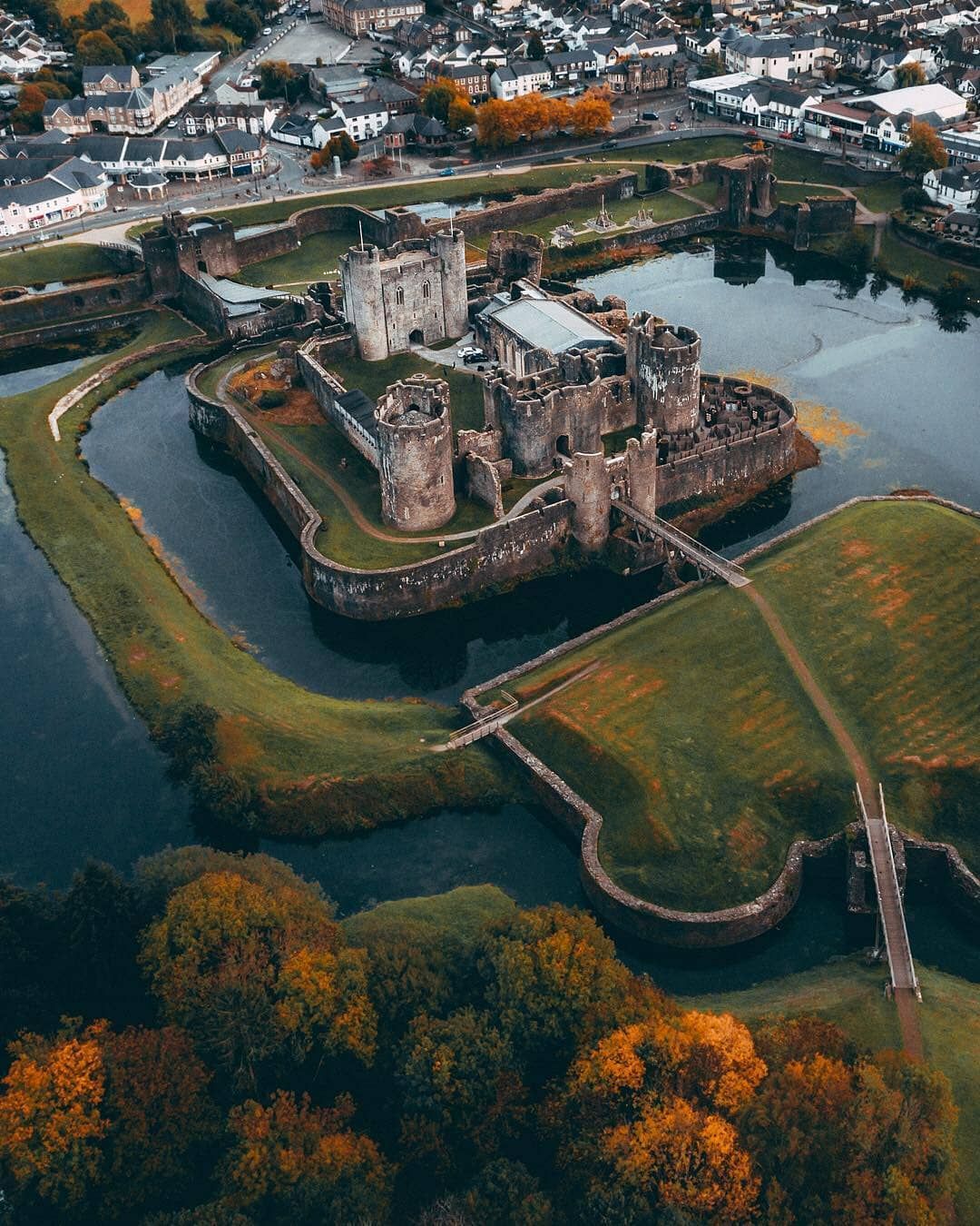 Caerphilly Castle Wallpapers