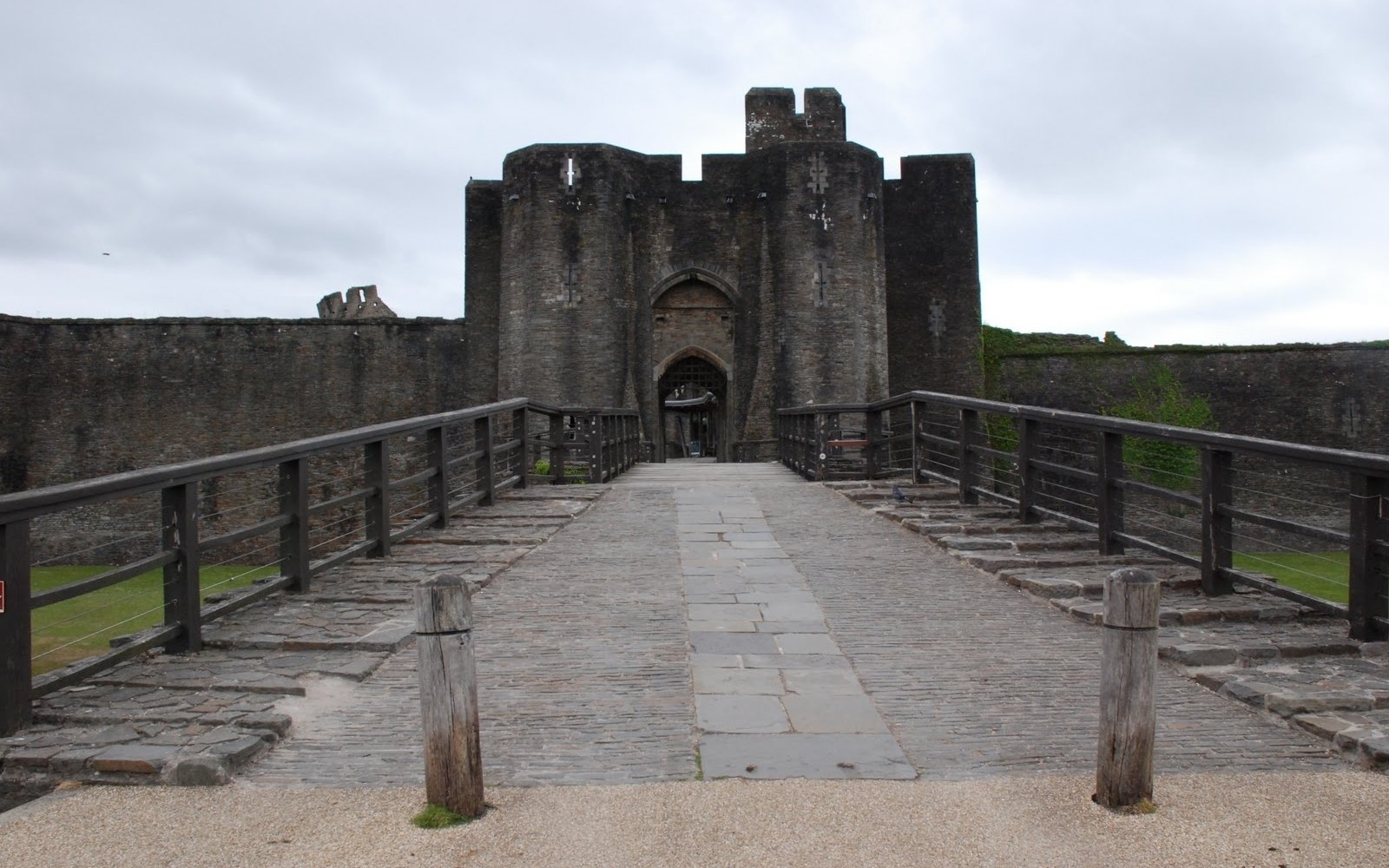 Caerphilly Castle Wallpapers