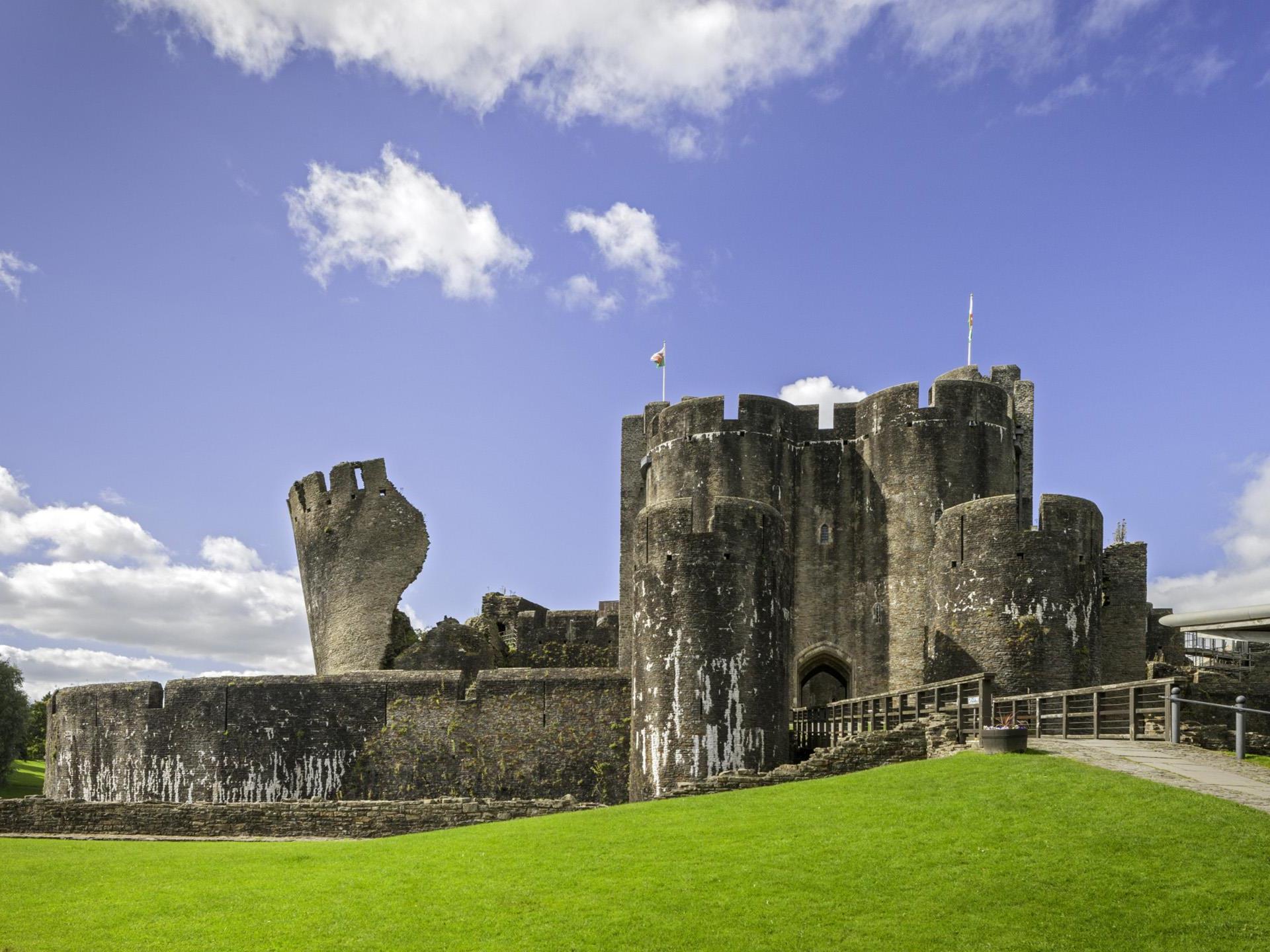 Caerphilly Castle Wallpapers