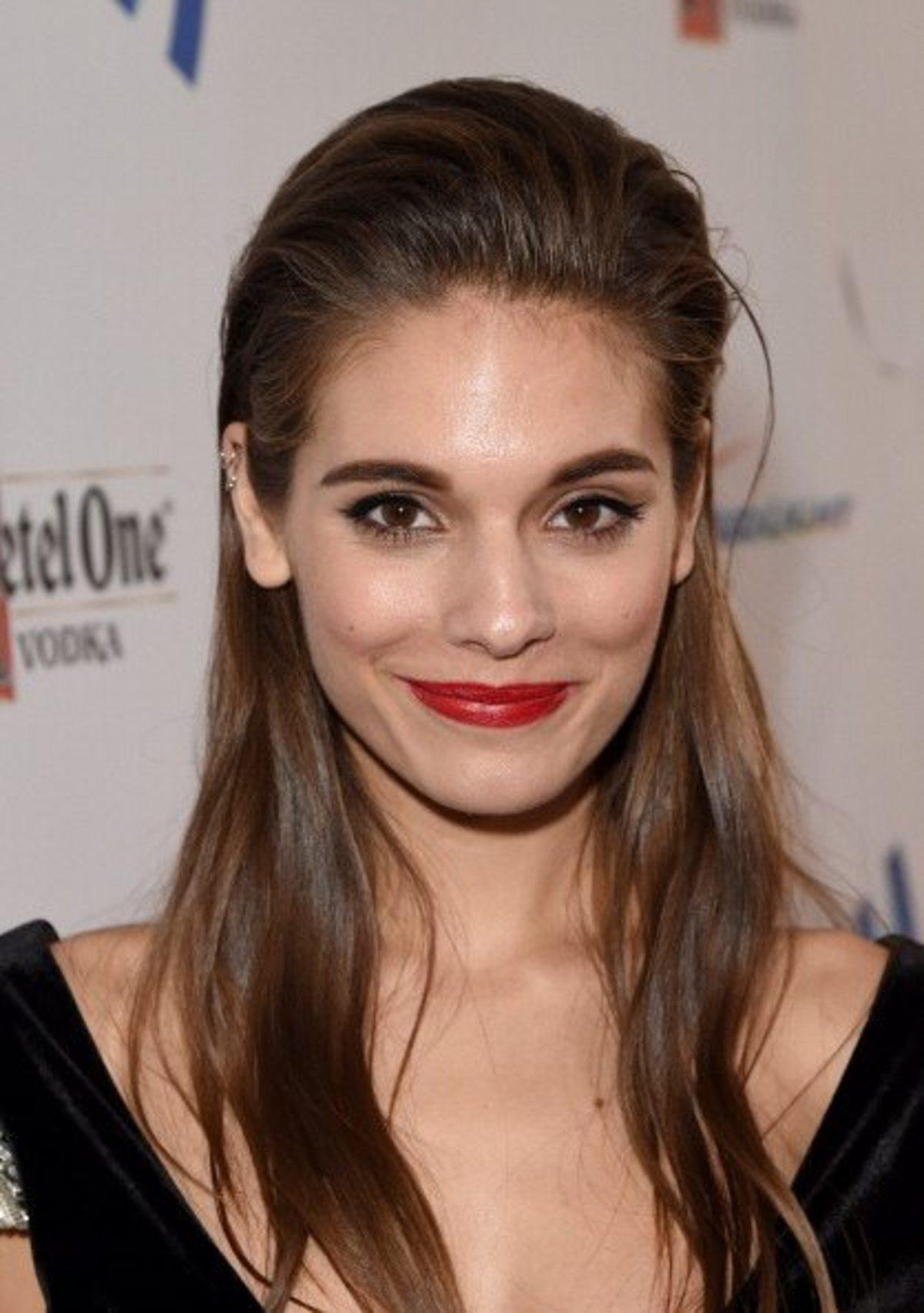 Caitlin Stasey Wallpapers